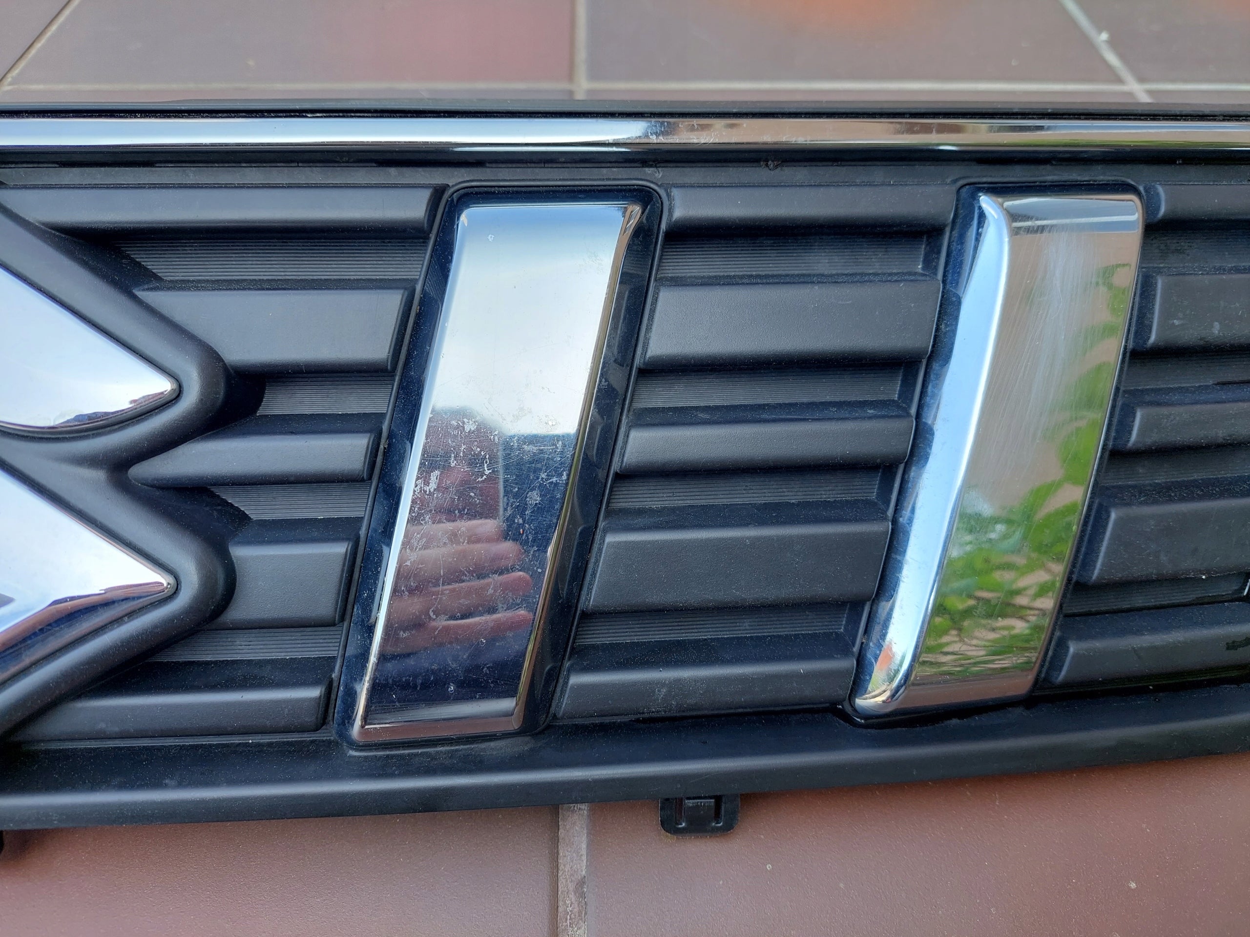 Kühlergrill Suzuki VITARA II I VITARA FRONTGRILL 7212186R0G Kühlergitter