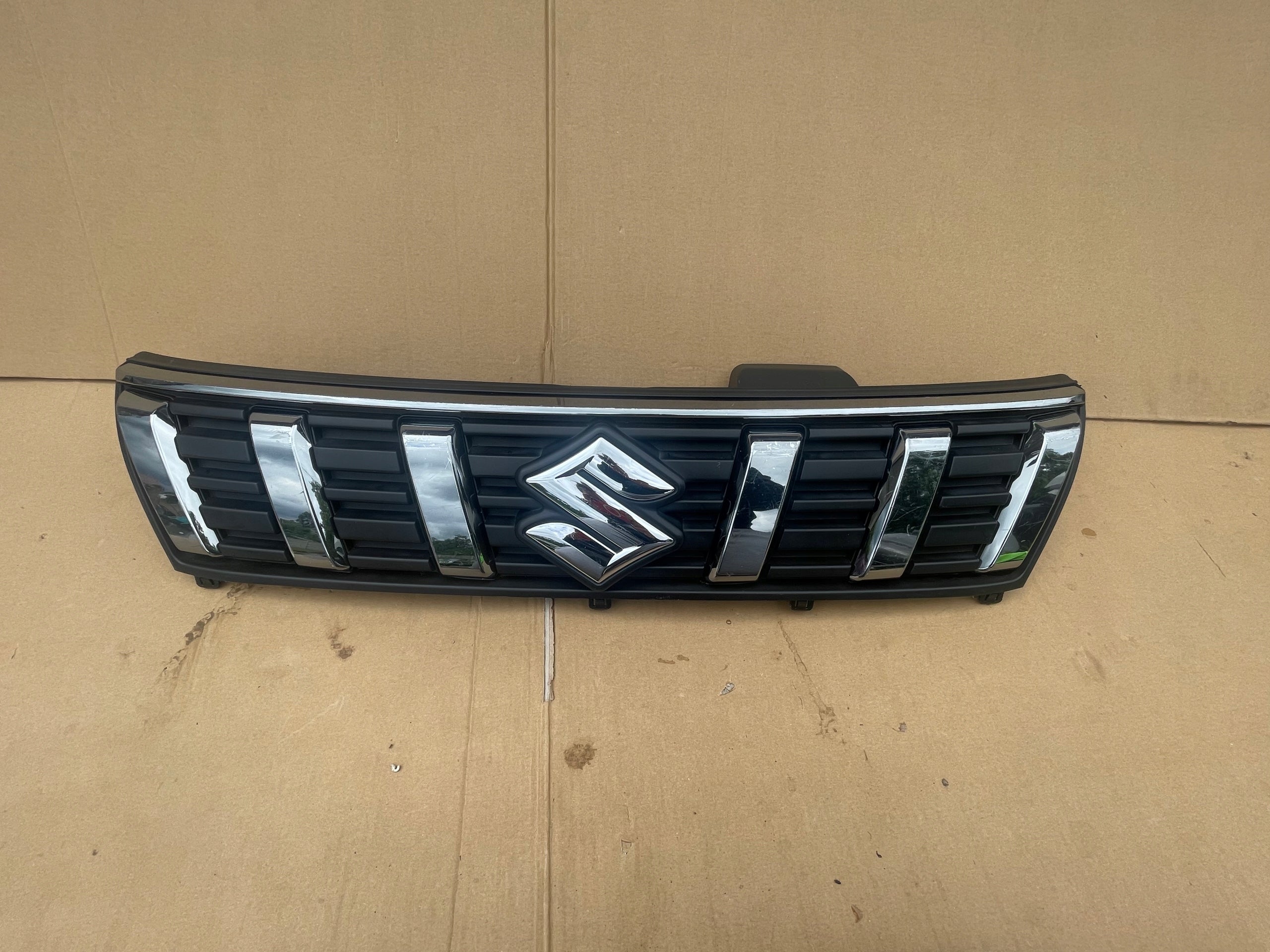 Kühlergrill Suzuki I VITARA VITARA II FRONTGRILL 7212186R07 Kühlergitter