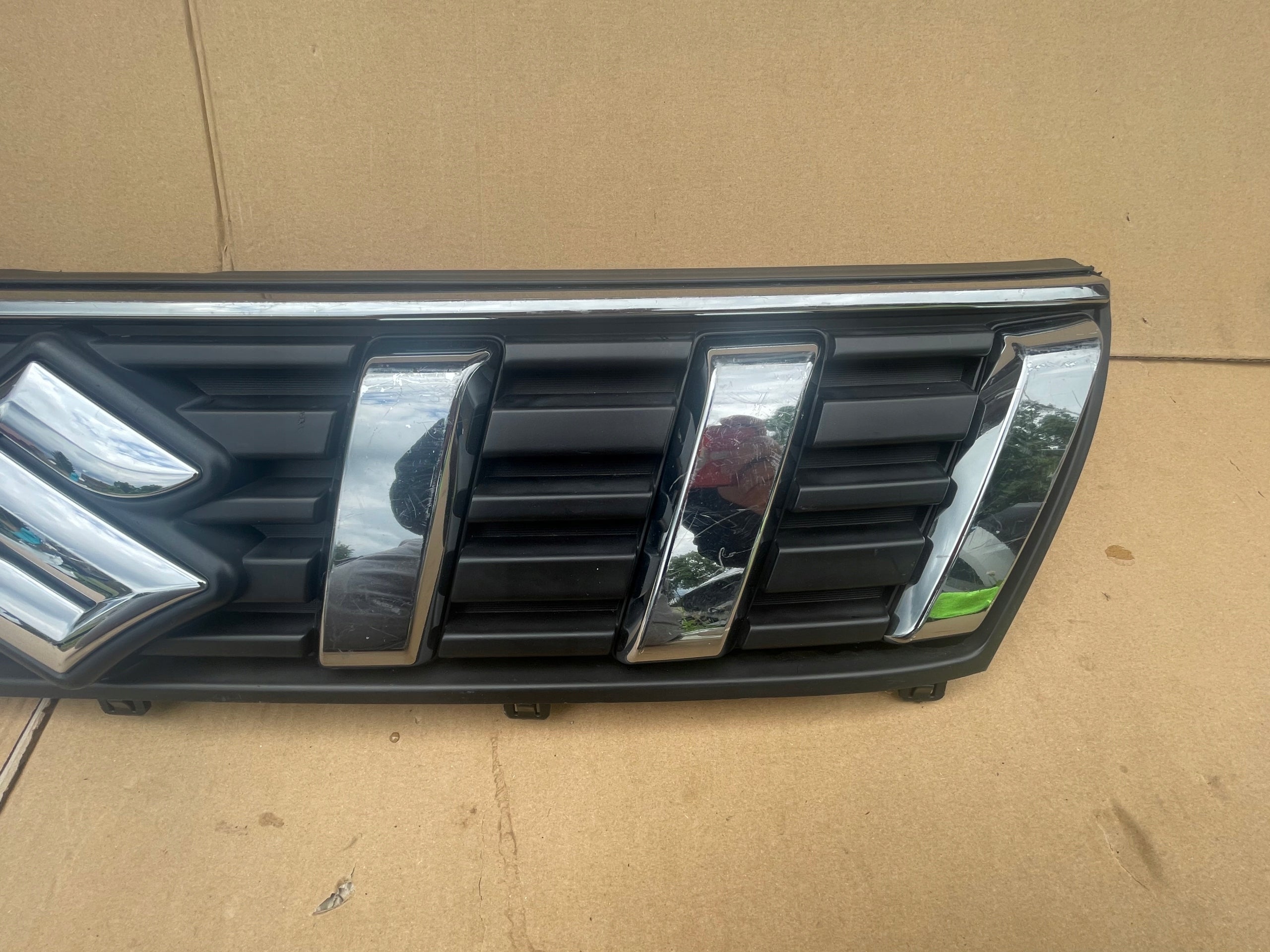 Kühlergrill Suzuki I VITARA VITARA II FRONTGRILL 7212186R07 Kühlergitter