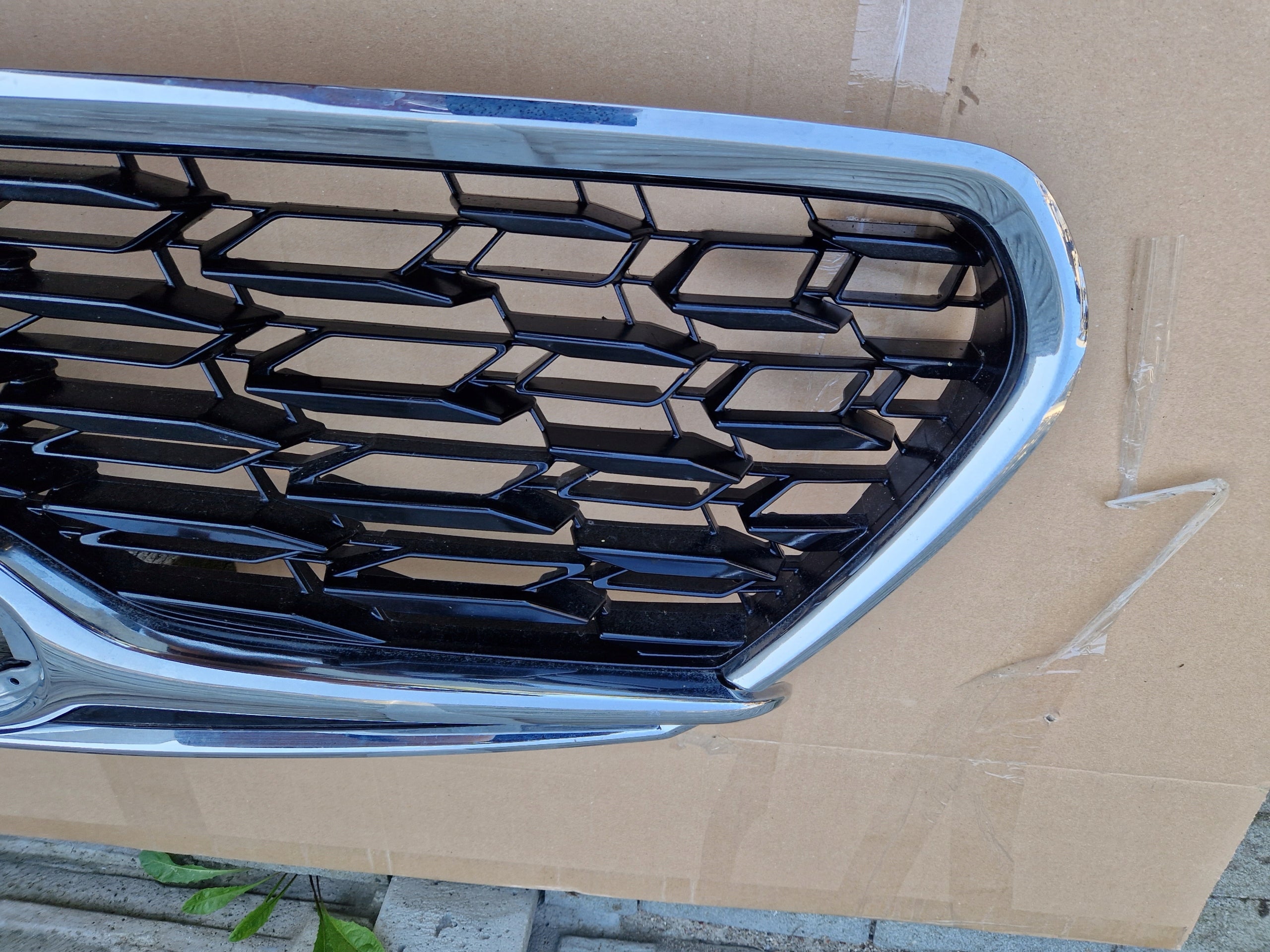 Kühlergrill Toyota 5 V HIGHLANDER FRONTGRILL 531010E330 Kühlergitter