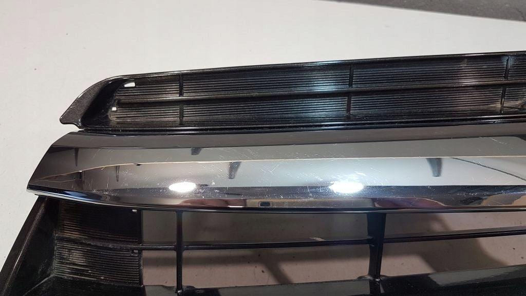 Kühlergrill Toyota 5 HIGHLANDER FRONTGRILL 531110E150 Kühlergitter