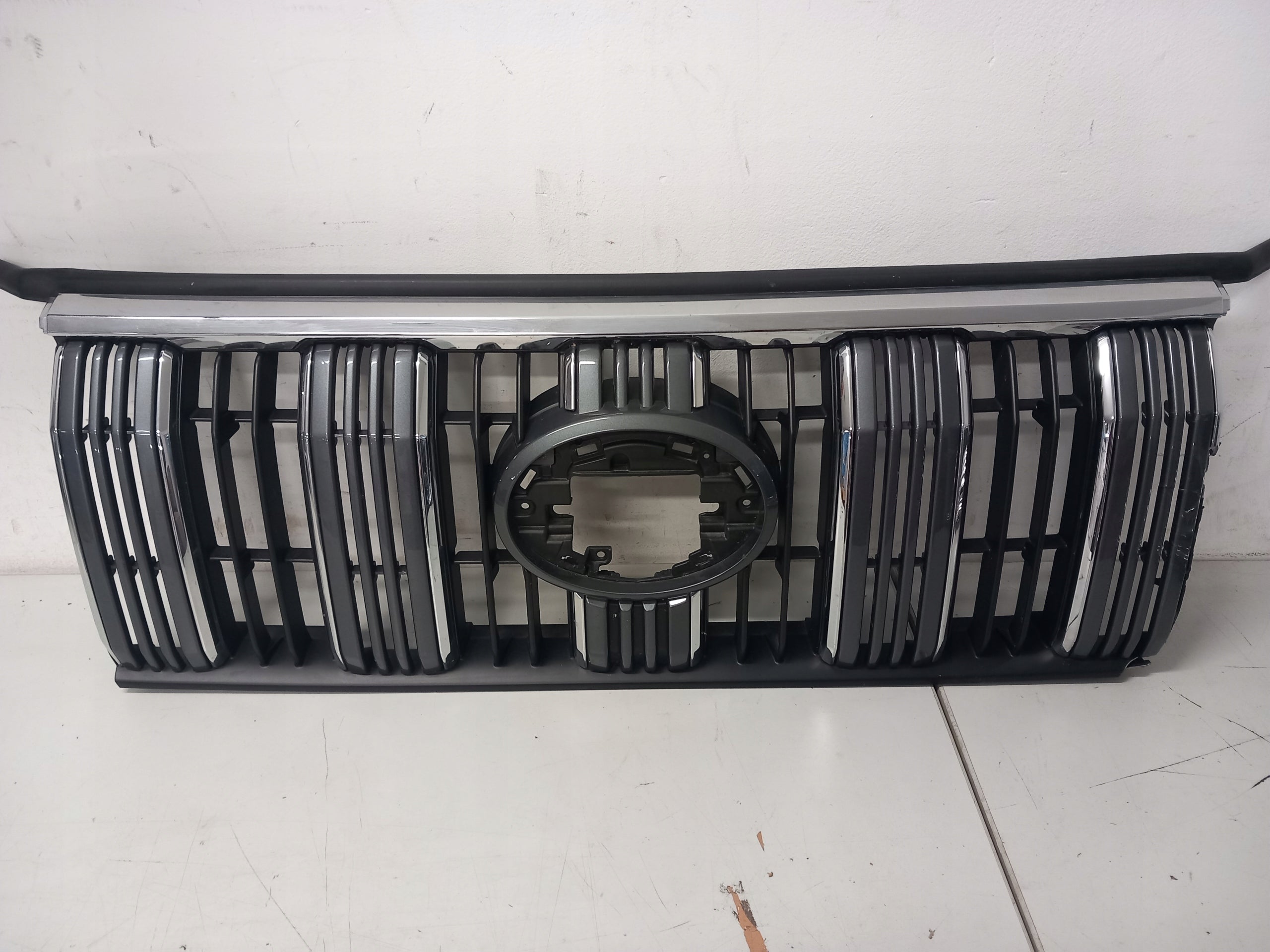 Kühlergrill Toyota 5 LAND CRUISER FRONTGRILL 5311160C10 Kühlergitter