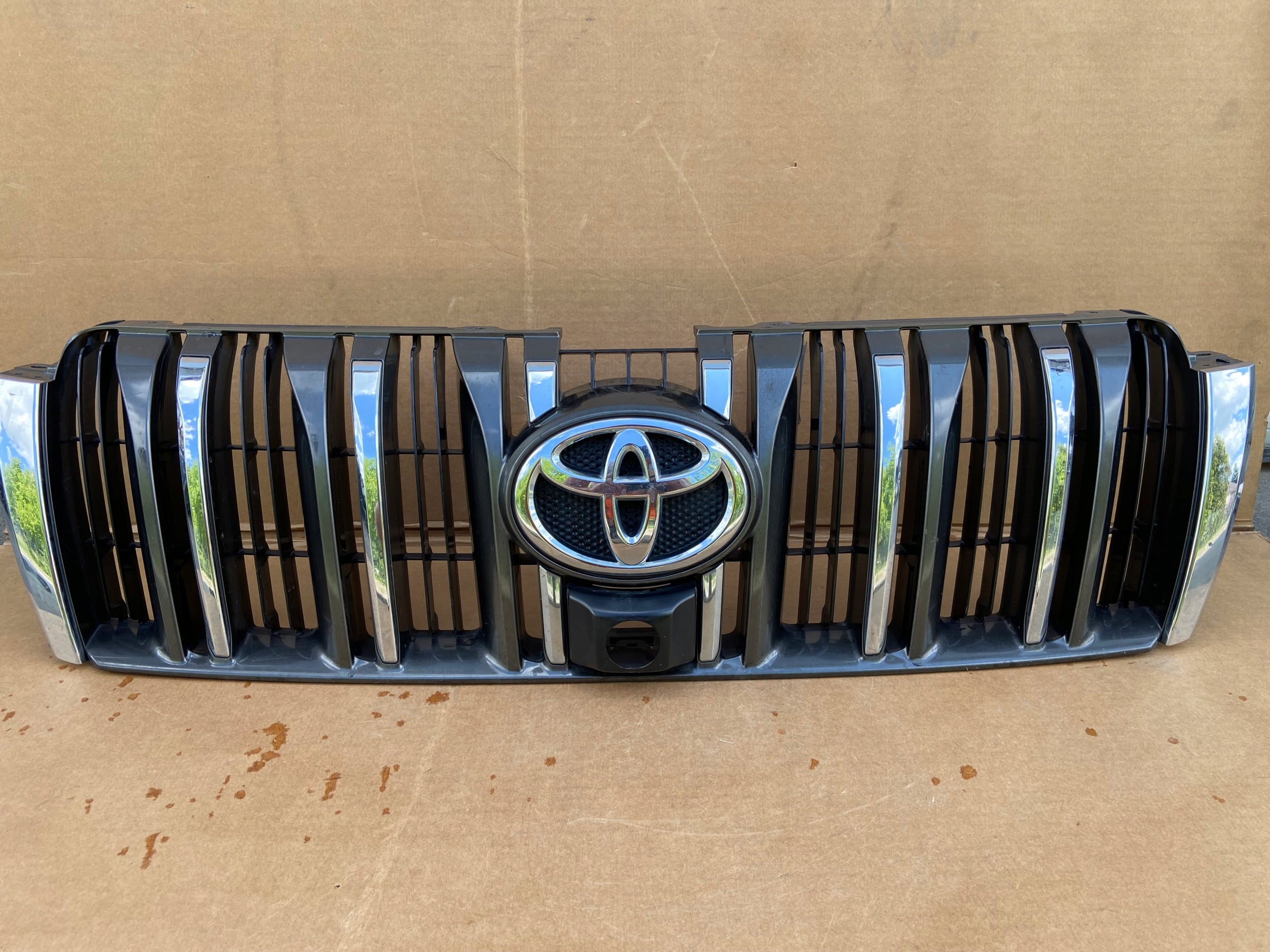 Kühlergrill Toyota LAND CRUISER CHR J15 FRONTGRILL 5311460080 Kühlergitter