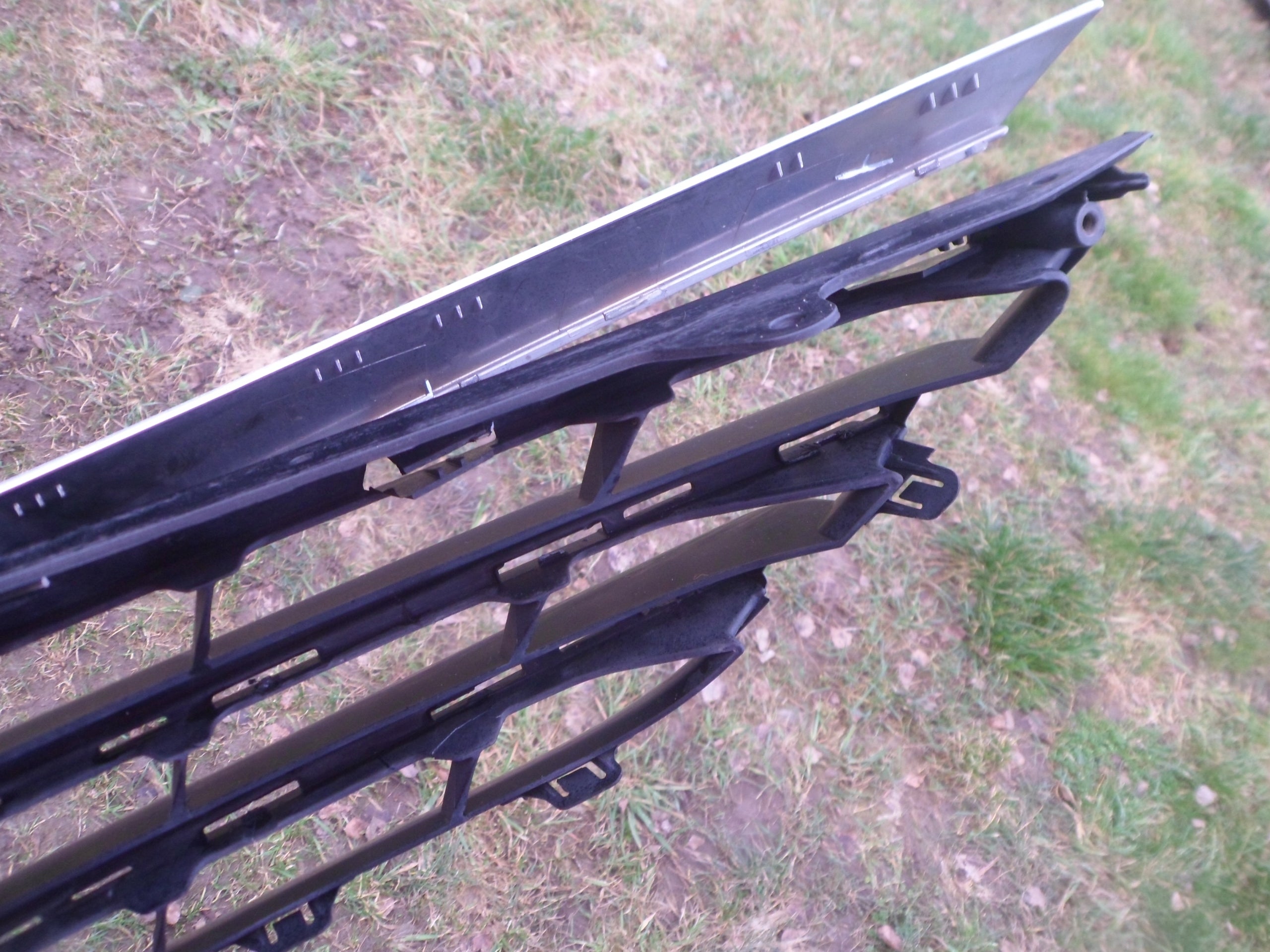 Kühlergrill Toyota 5 AVENSIS T27 FRONTGRILL Kühlergitter