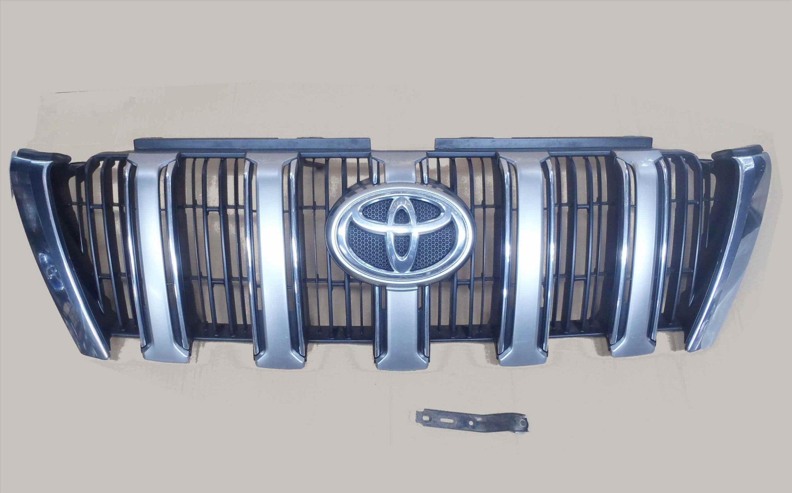  Kühlergrill Toyota 5 LAND CRUISER CHR FRONTGRILL 5310160C00 Kühlergitter product image