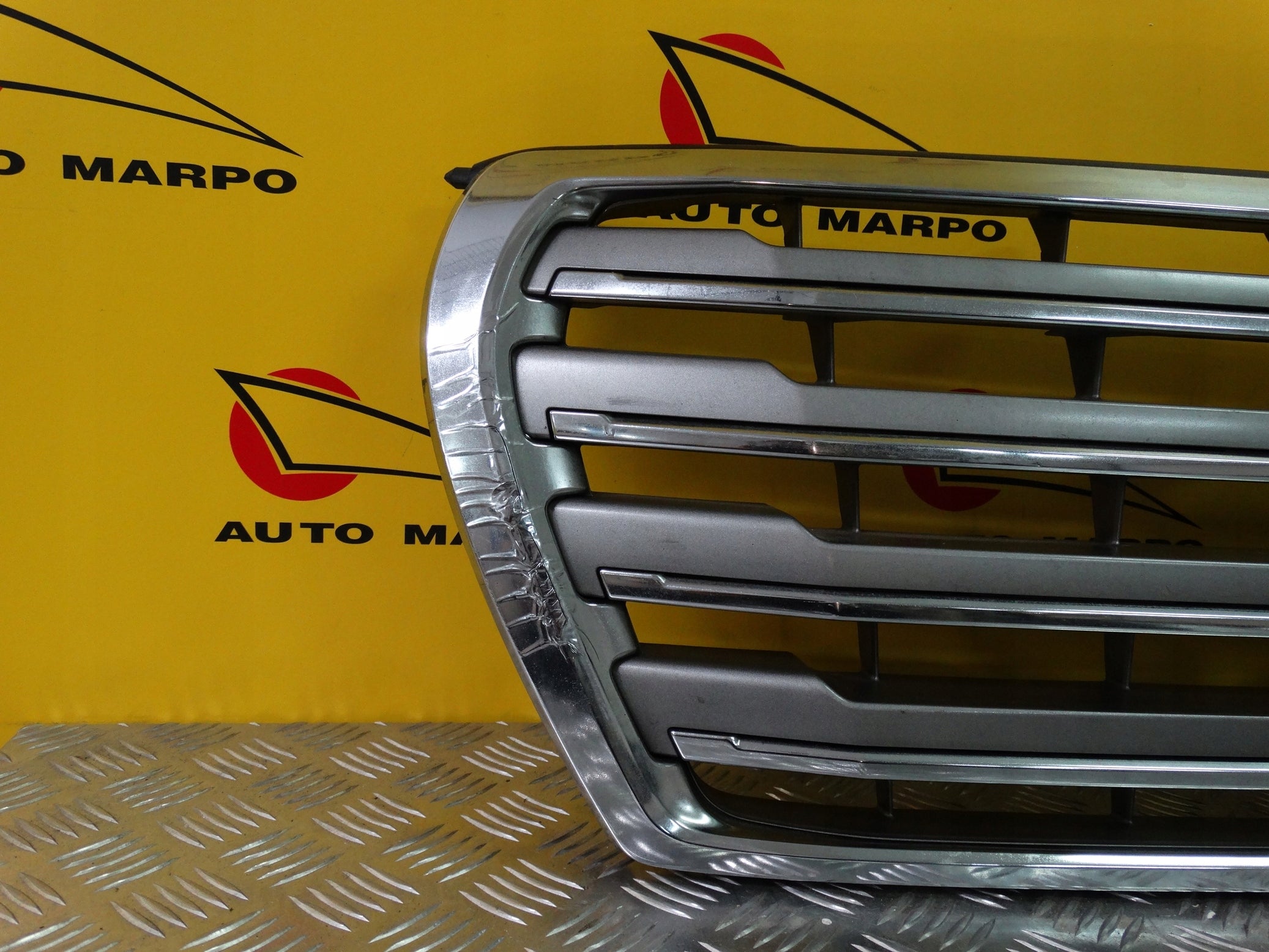 Kühlergrill Toyota V LAND CRUISER FRONTGRILL Kühlergitter