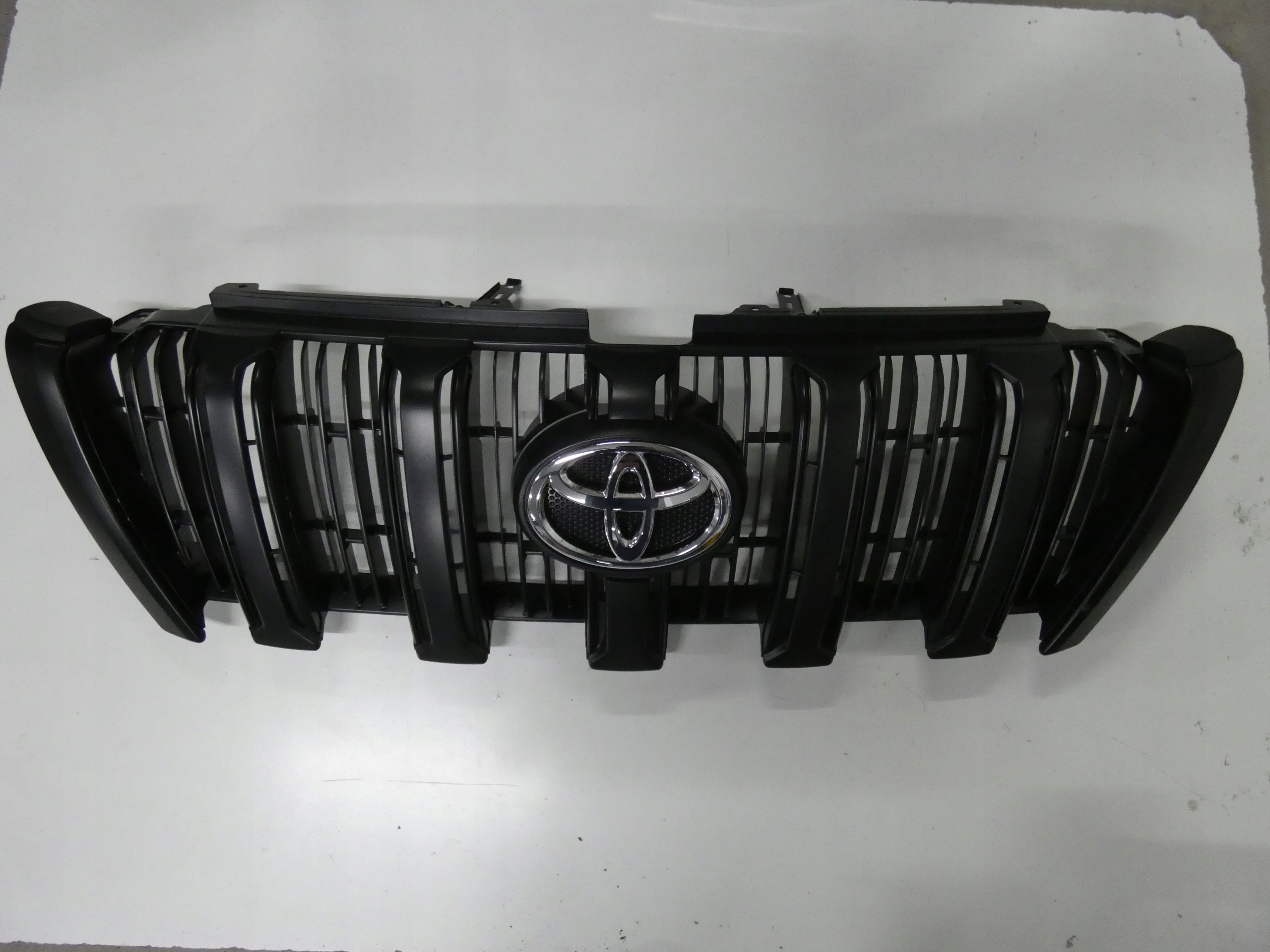  Kühlergrill Toyota 5 LAND CRUISER FRONTGRILL 5310160B81 Kühlergitter product image