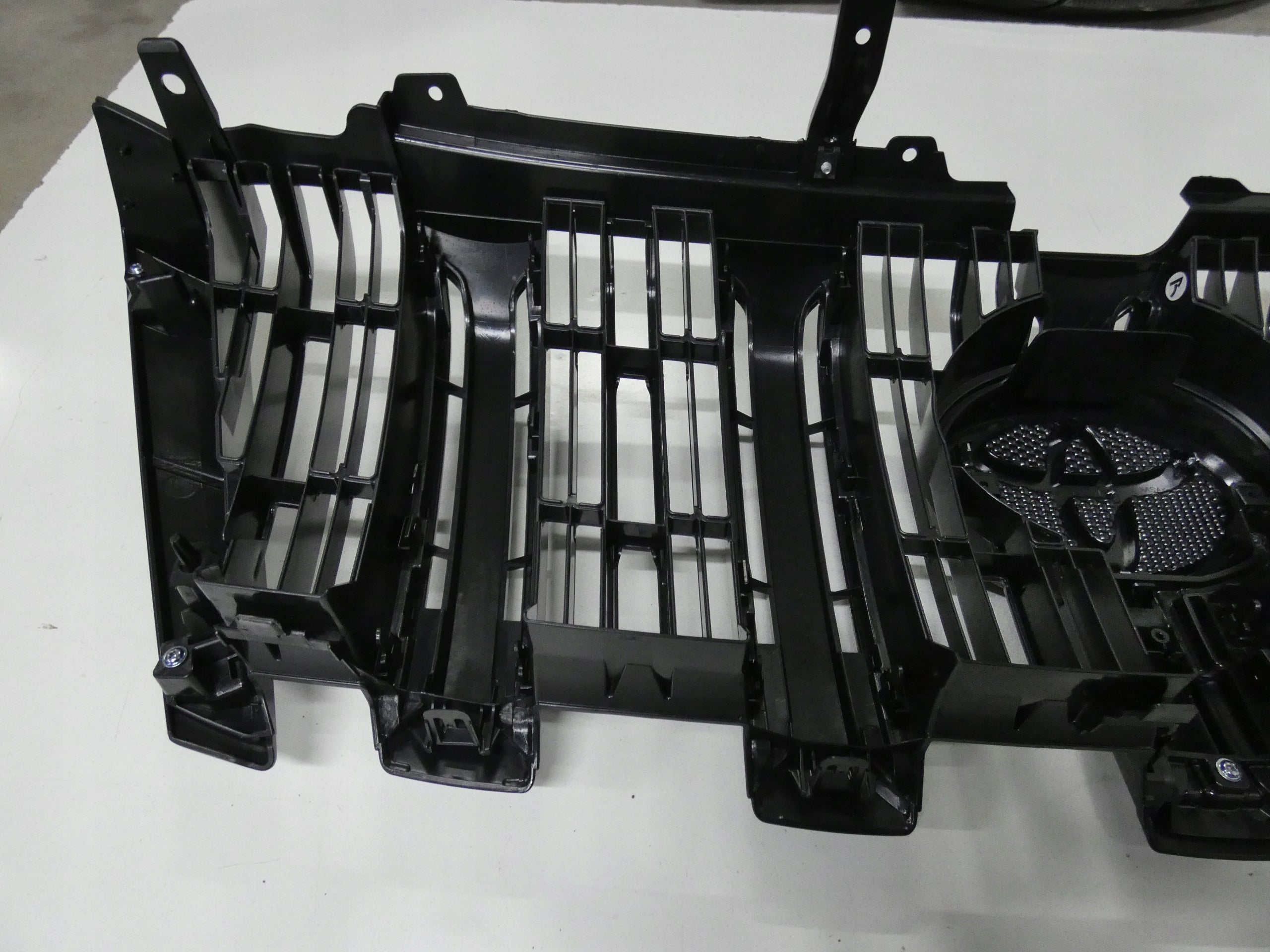 Kühlergrill Toyota 5 LAND CRUISER FRONTGRILL 5310160B81 Kühlergitter