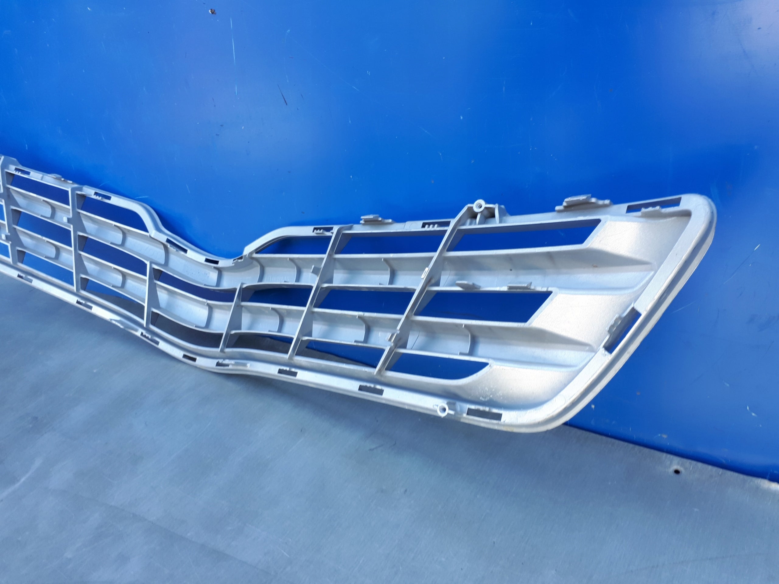 Kühlergrill Toyota 5 VERSO FRONTGRILL 531110F070 Kühlergitter