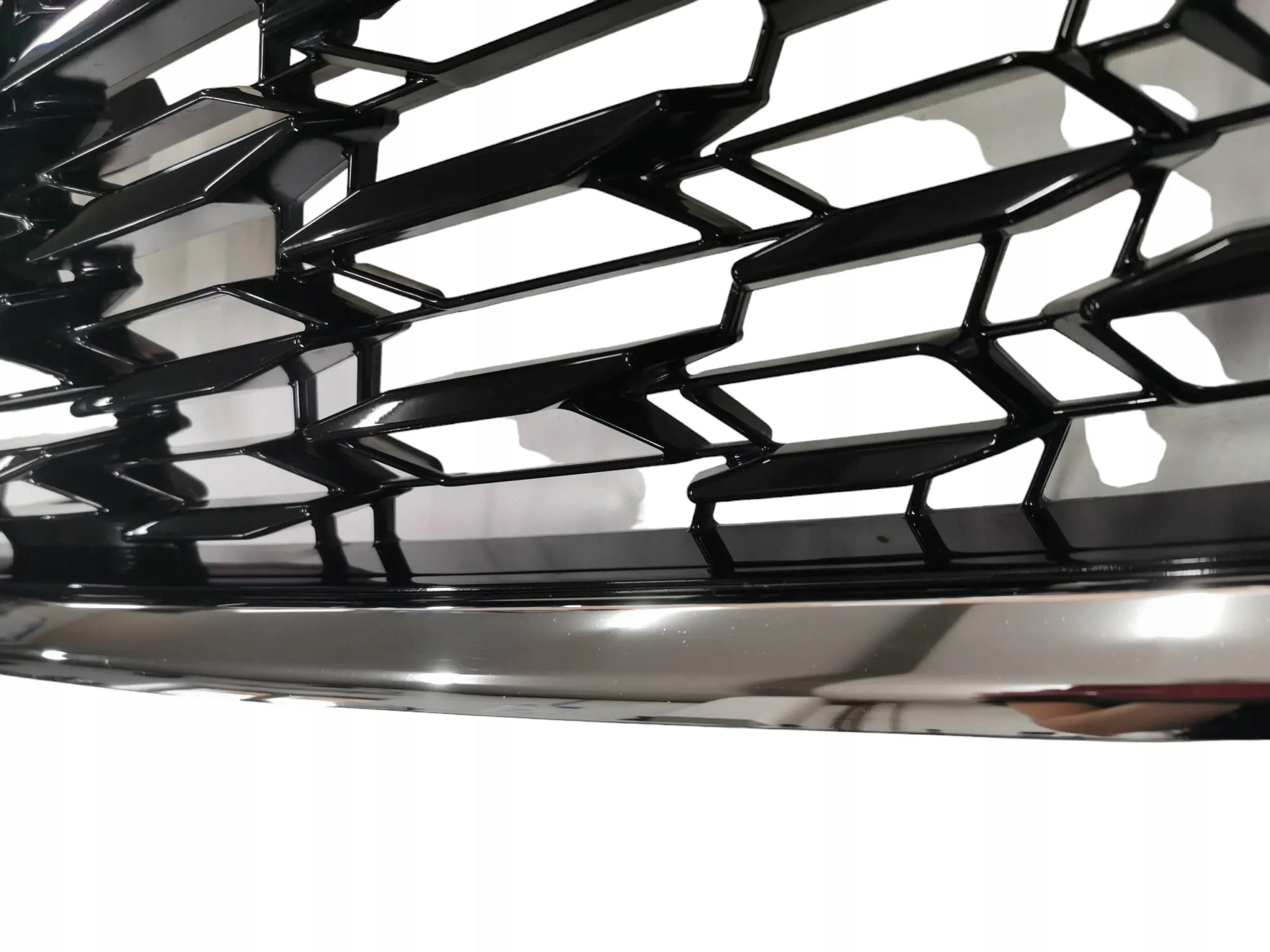 Kühlergrill Toyota HIGHLANDER FRONTGRILL 531110E250 Kühlergitter