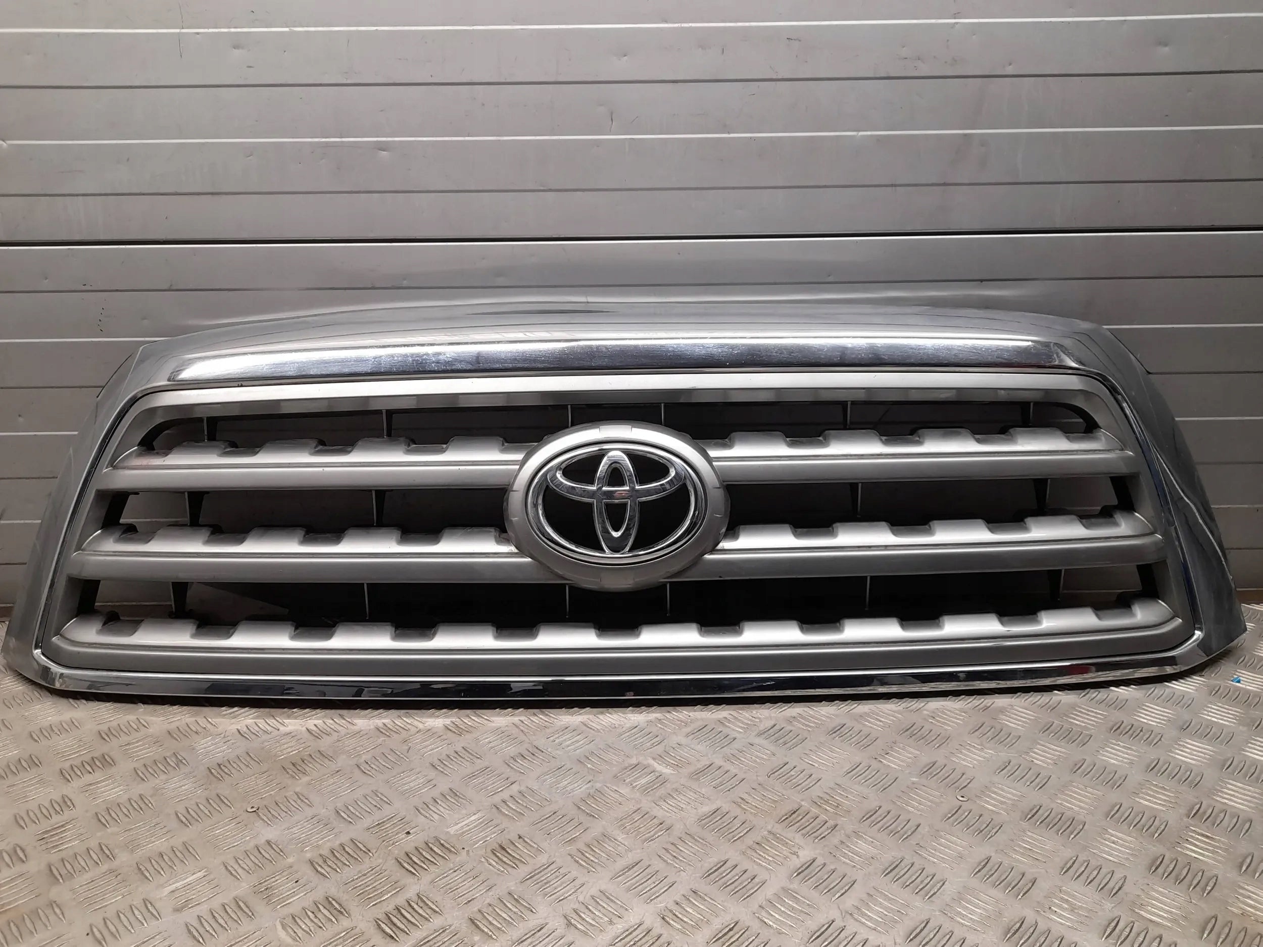  Kühlergrill Toyota E 5 FRONTGRILL 7531000C19 Kühlergitter product image