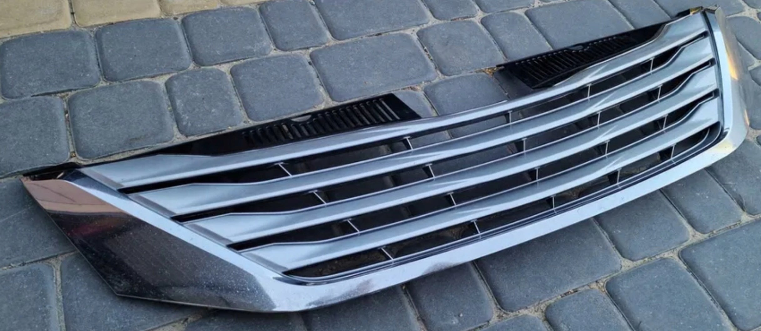 Kühlergrill Toyota 5 SIENNA CHR FRONTGRILL Kühlergitter