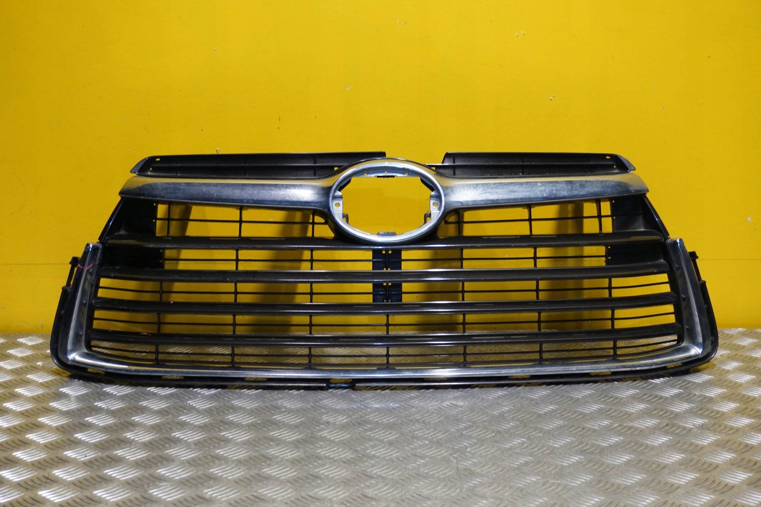 Calandre Toyota HIGHLANDER FRONT GRILL calandre 