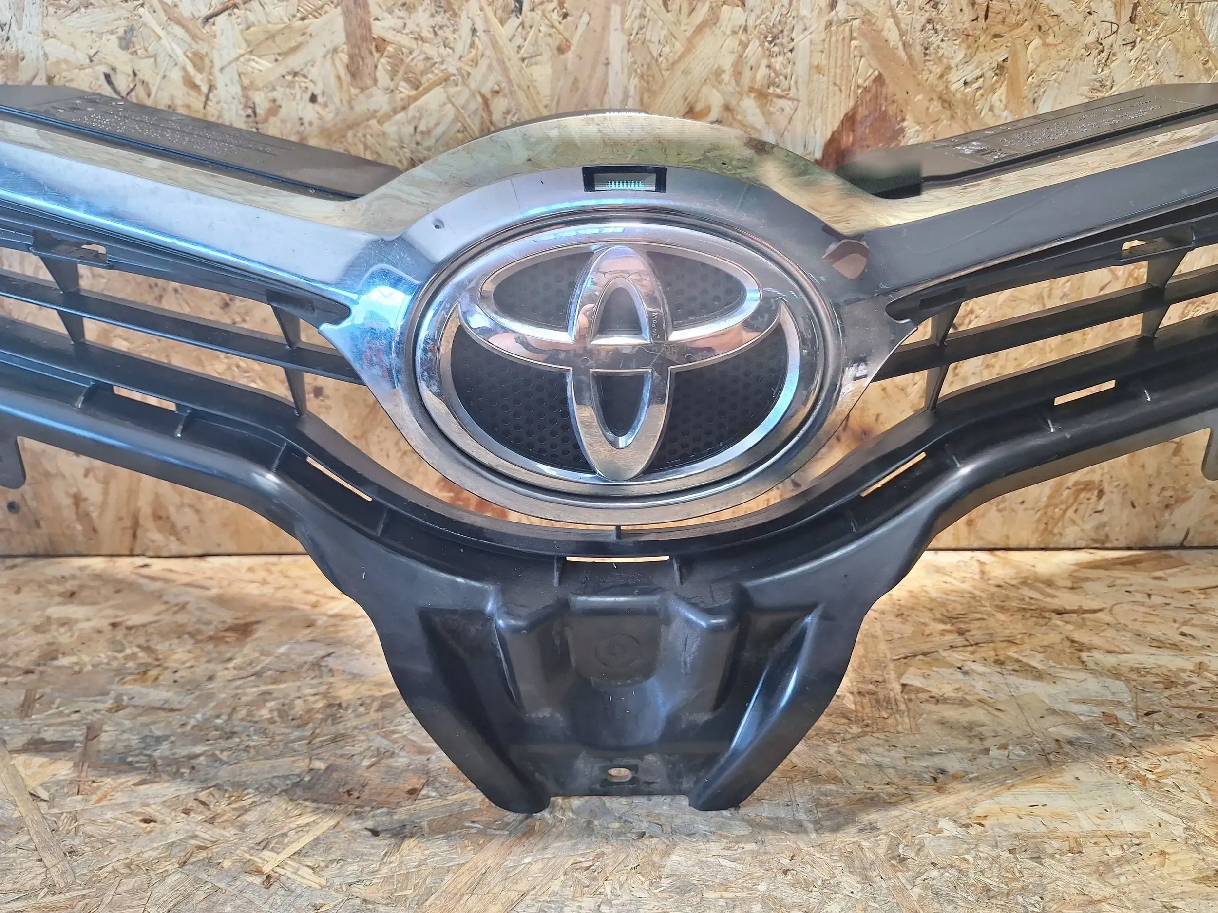 Kühlergrill Toyota AURIS 5 FRONTGRILL 5310002880 Kühlergitter