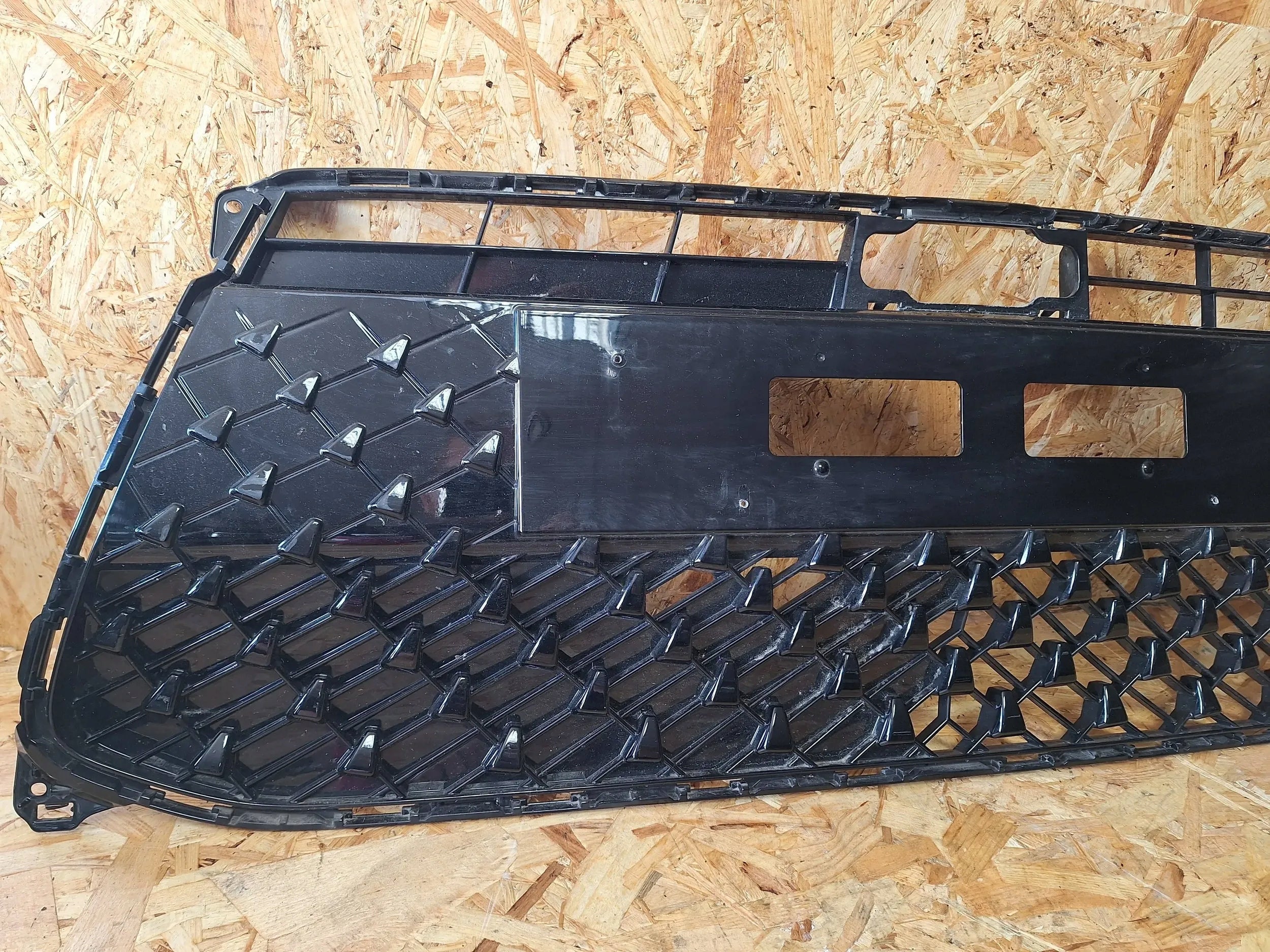 Kühlergrill Toyota CROSS 5 AYGO FRONTGRILL 531110H140 Kühlergitter