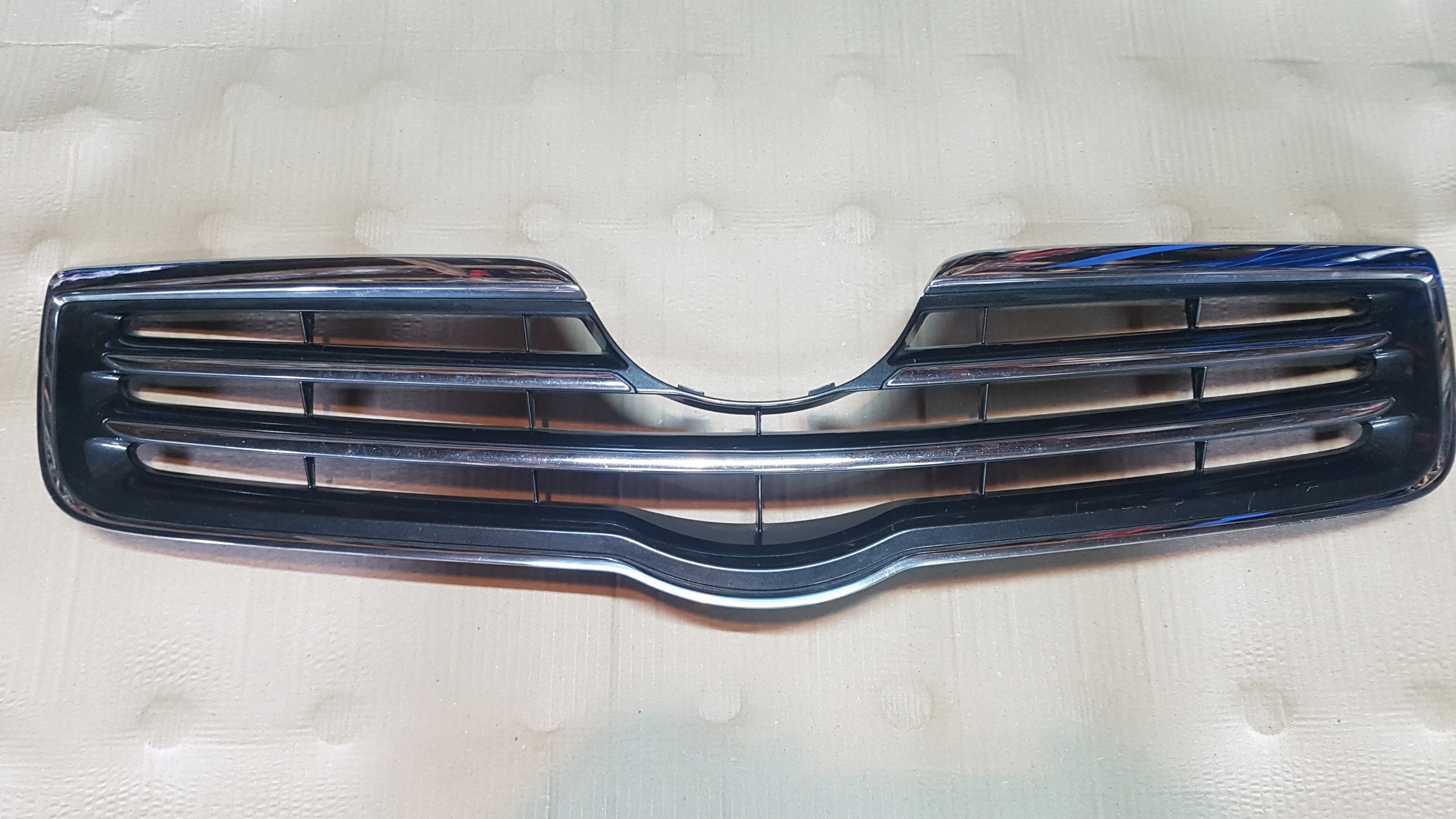 Kühlergrill Toyota AVENSIS T25 FRONTGRILL Kühlergitter