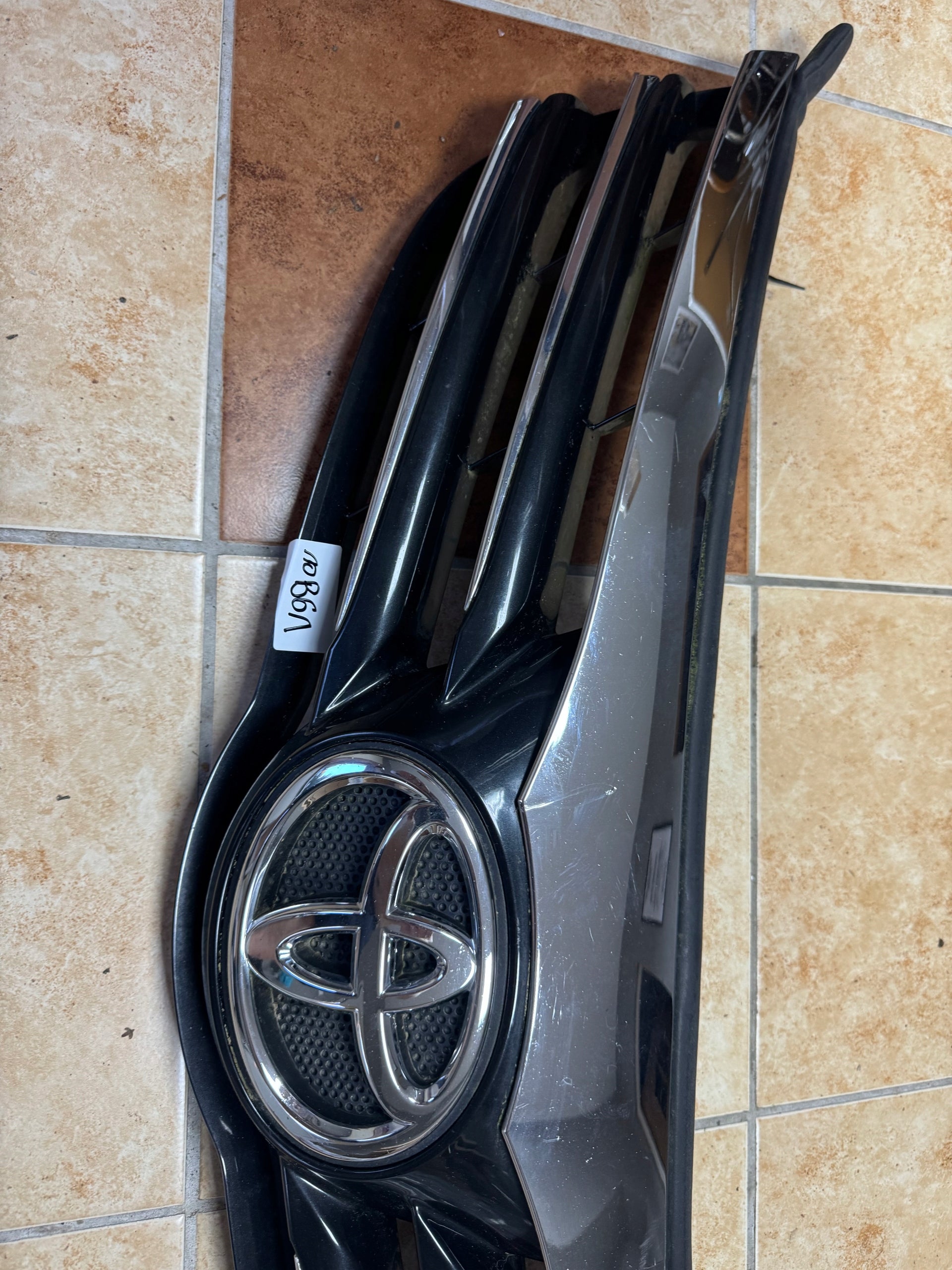 Kühlergrill Toyota 5 AVENSIS T27 FRONTGRILL Kühlergitter