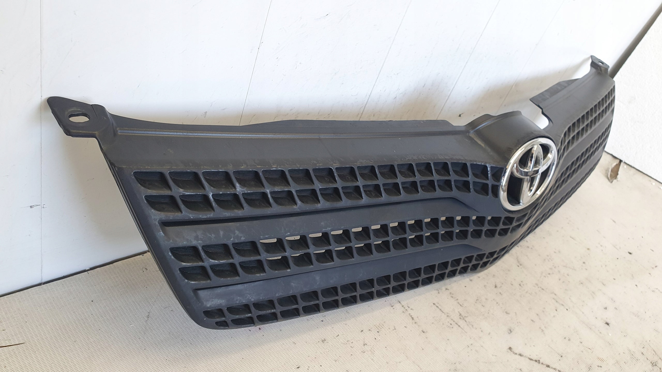 Kühlergrill Toyota 5 COROLLA VERSO FRONTGRILL 5311113240 Kühlergitter