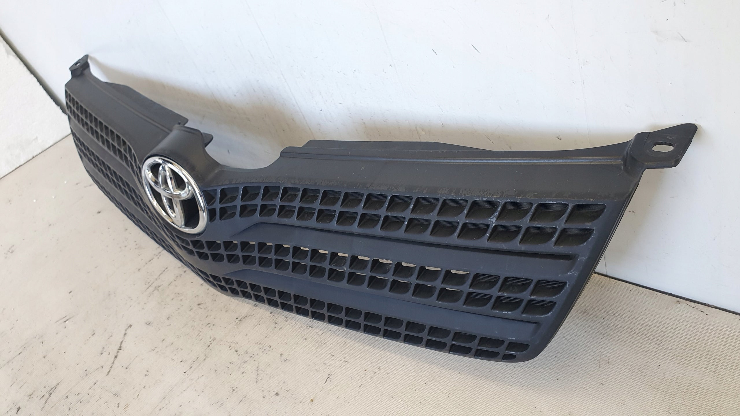 Kühlergrill Toyota 5 COROLLA VERSO FRONTGRILL 5311113240 Kühlergitter