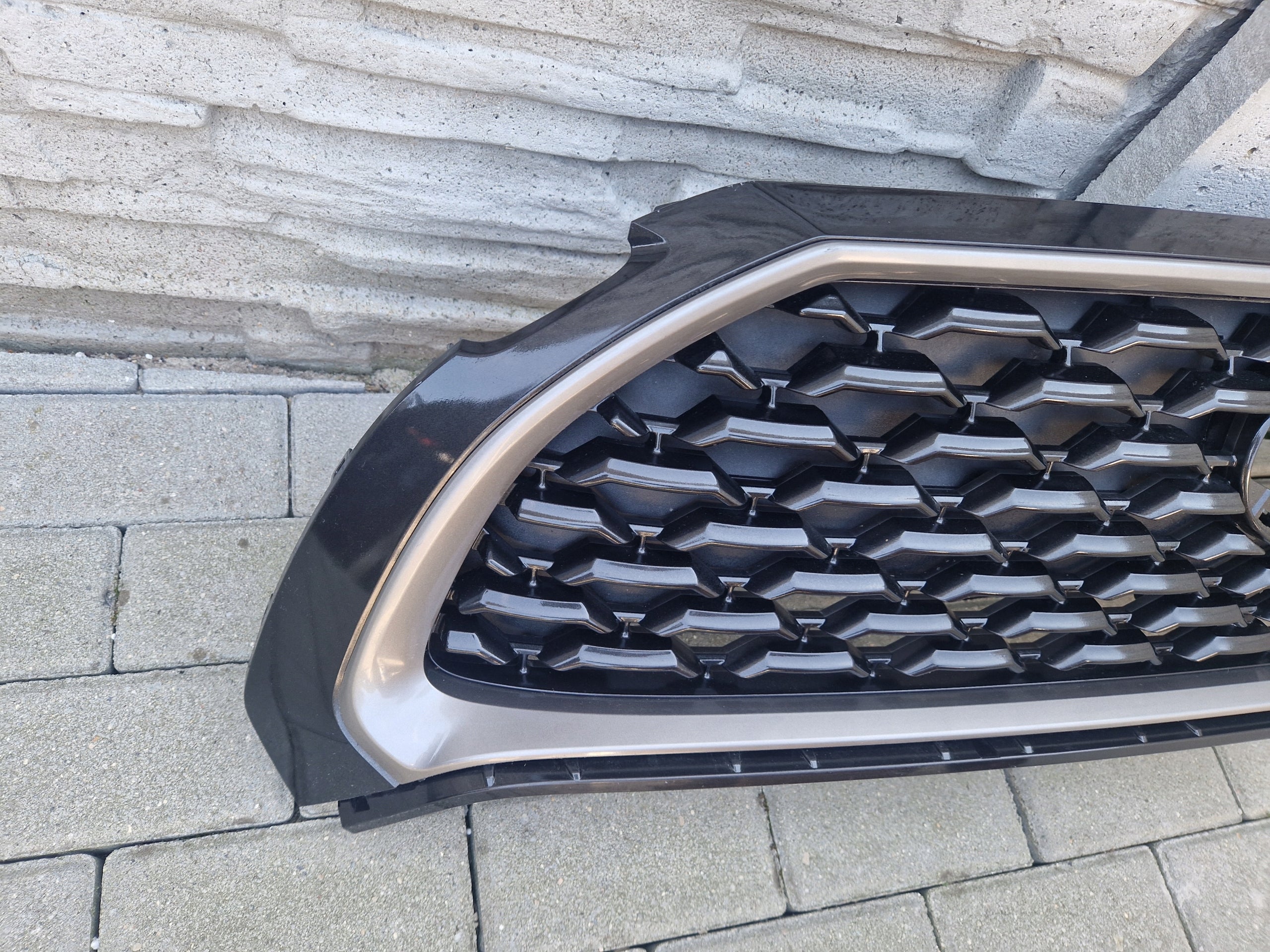 Kühlergrill Toyota COROLLA CROSS FRONTGRILL 5310016010 Kühlergitter