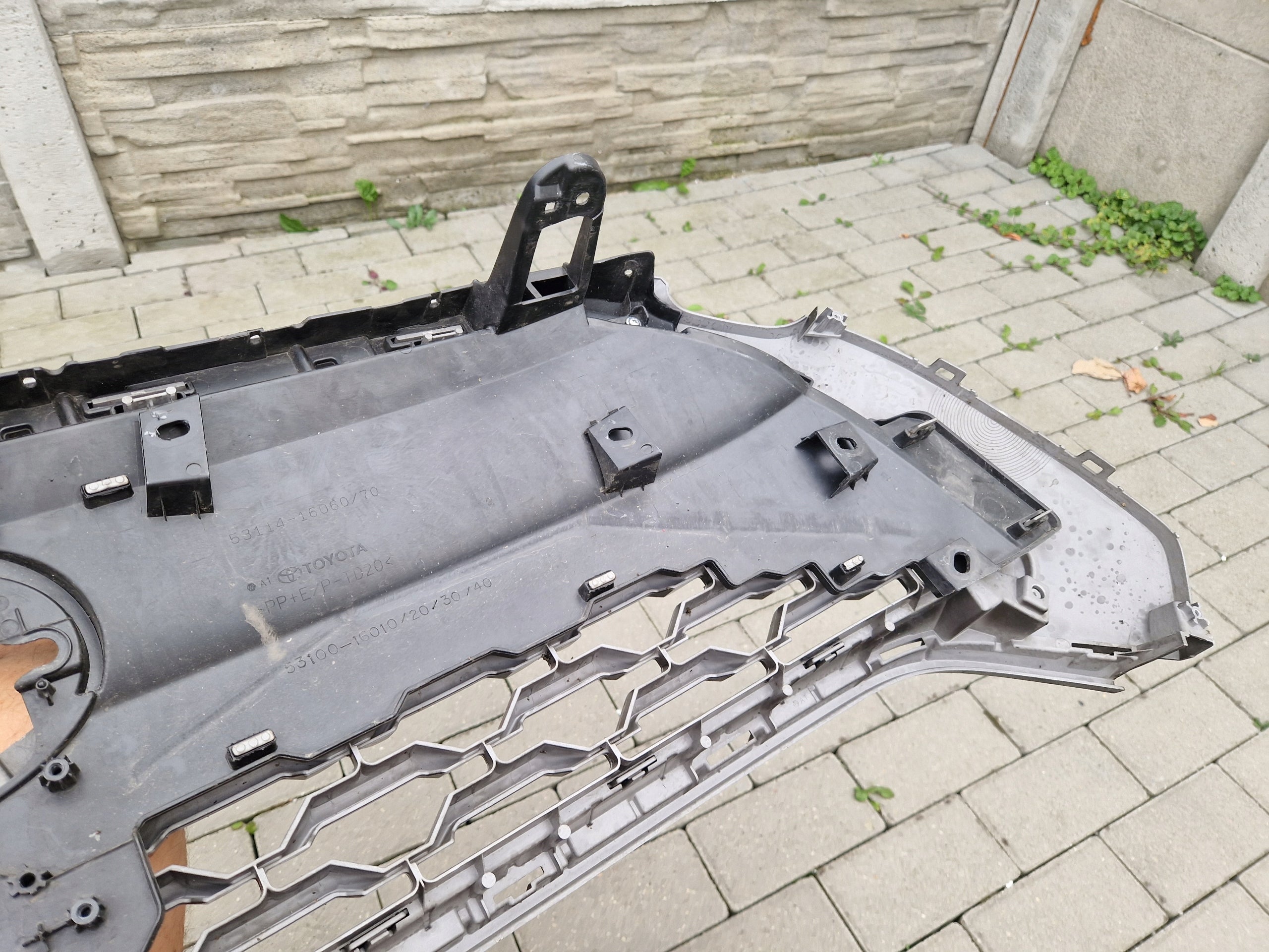 Kühlergrill Toyota COROLLA CROSS FRONTGRILL 5310016010 Kühlergitter