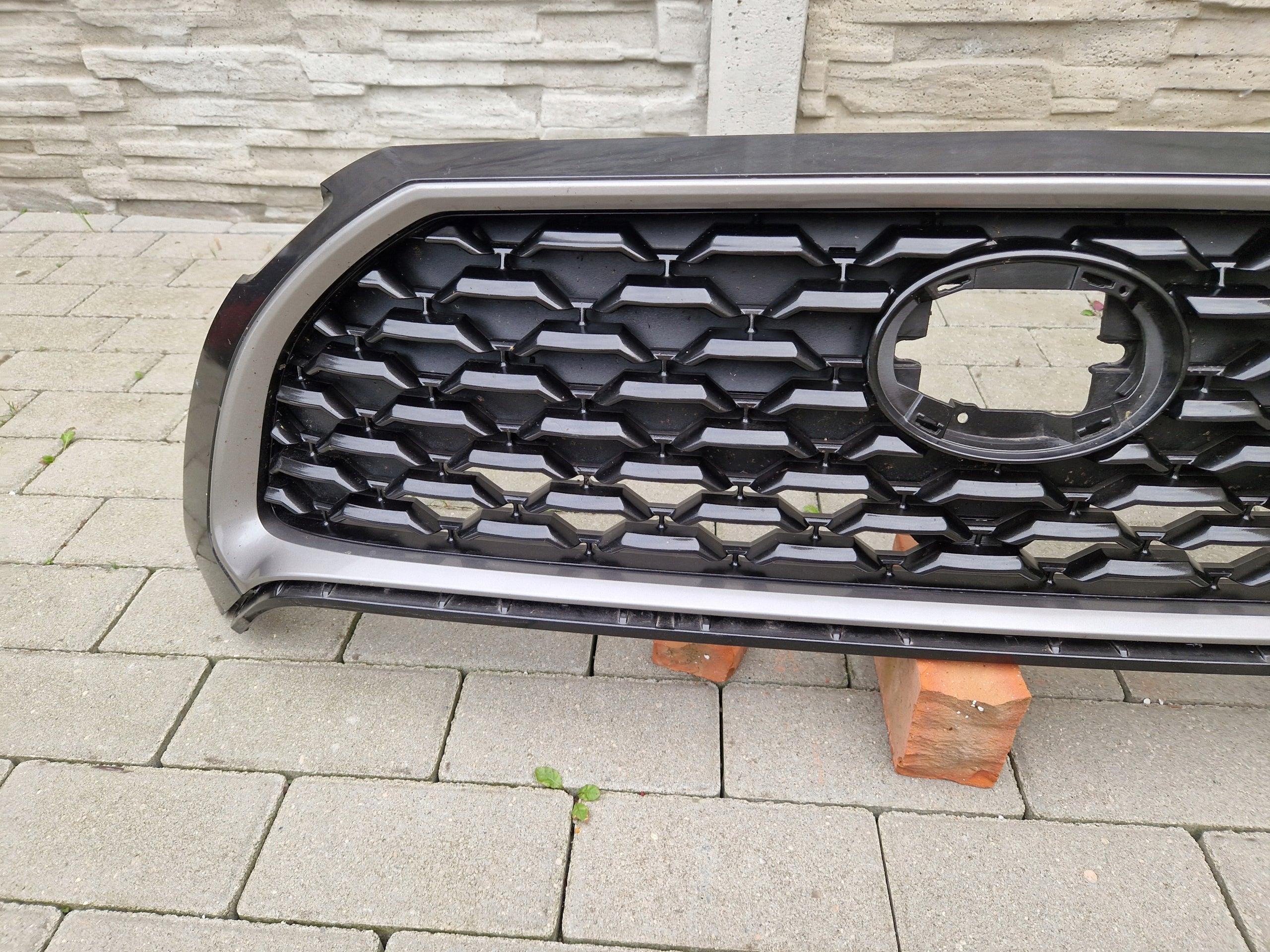 Kühlergrill Toyota COROLLA CROSS FRONTGRILL 5310016010 Kühlergitter