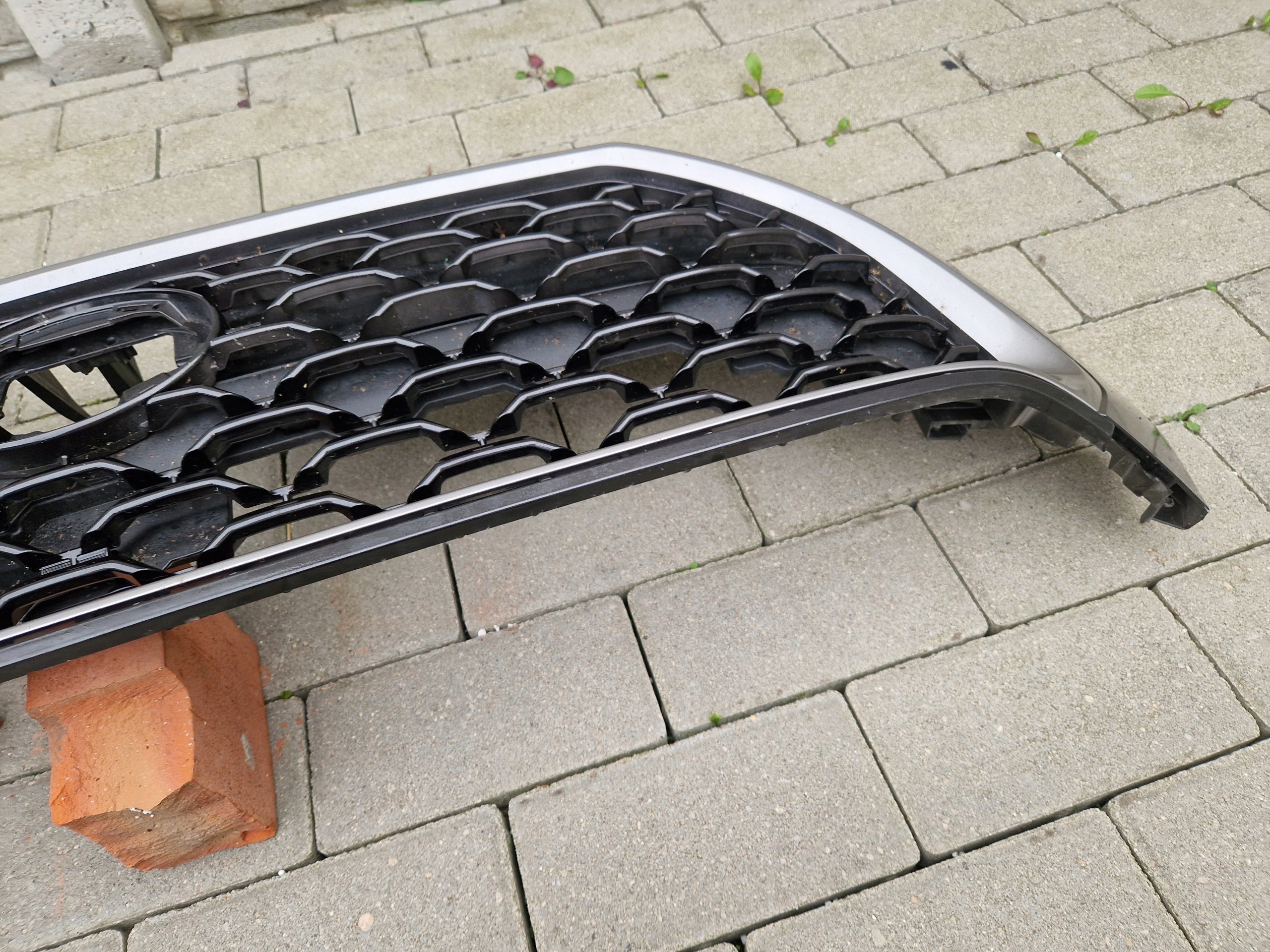 Kühlergrill Toyota COROLLA CROSS FRONTGRILL 5310016010 Kühlergitter