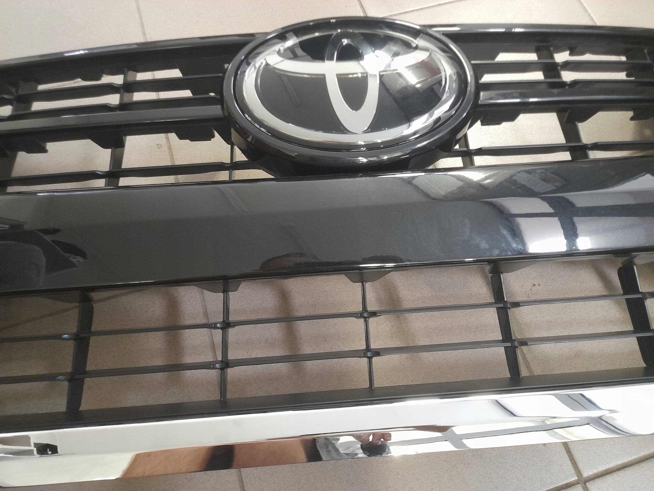 Kühlergrill Toyota V HILUX FRONTGRILL 531000KK00 Kühlergitter