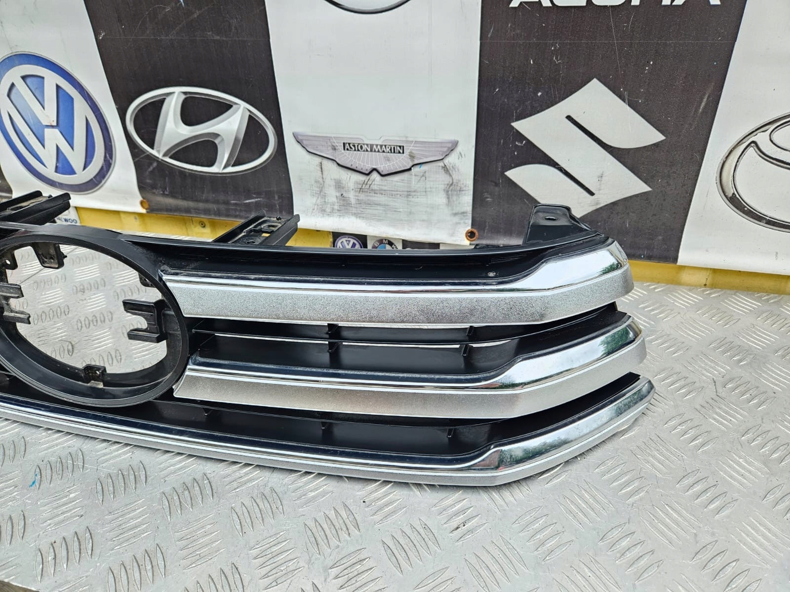 Kühlergrill Toyota 5 HILUX V FRONTGRILL 520VIII531 Kühlergitter