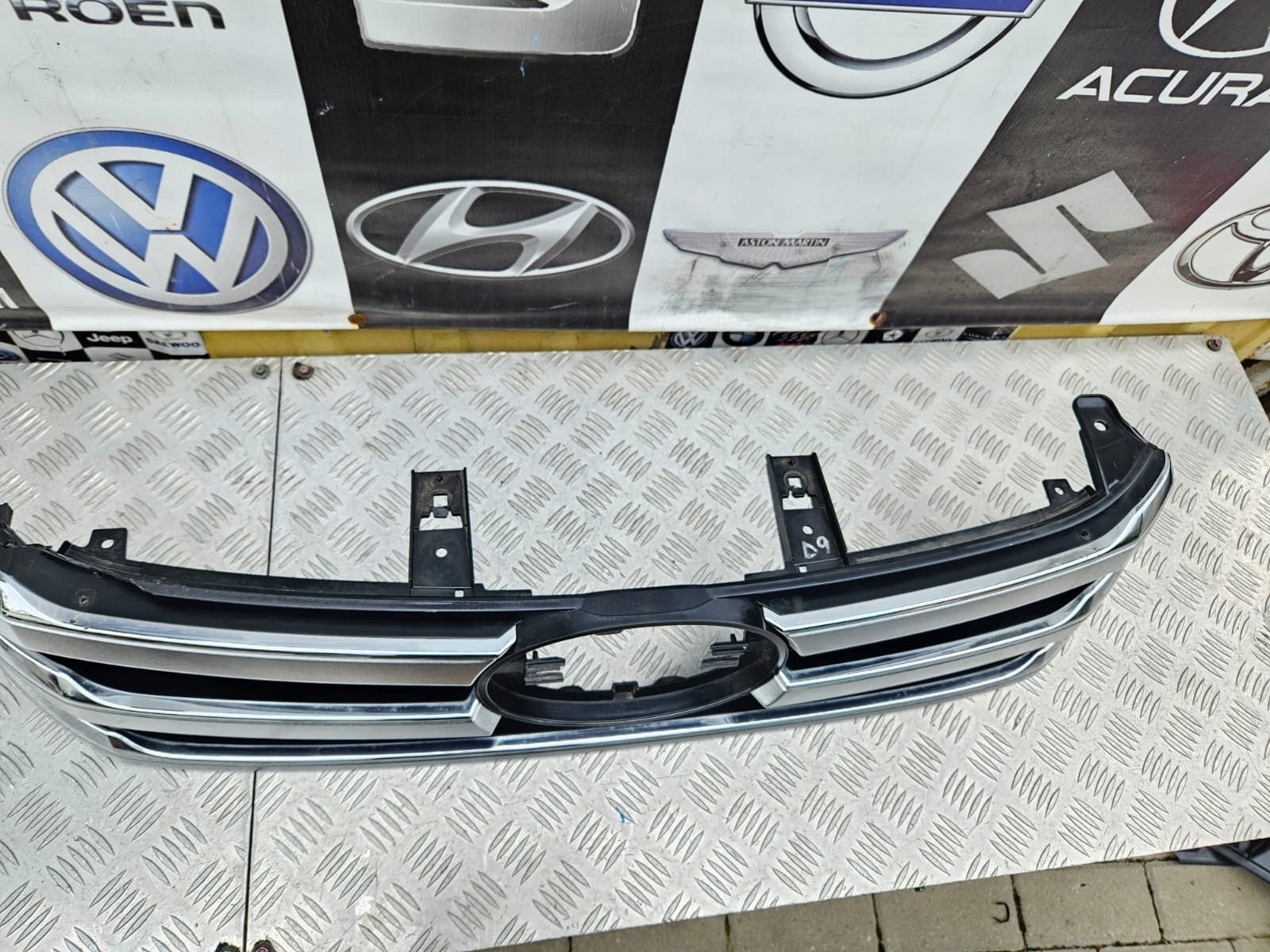 Kühlergrill Toyota 5 HILUX V FRONTGRILL 520VIII531 Kühlergitter