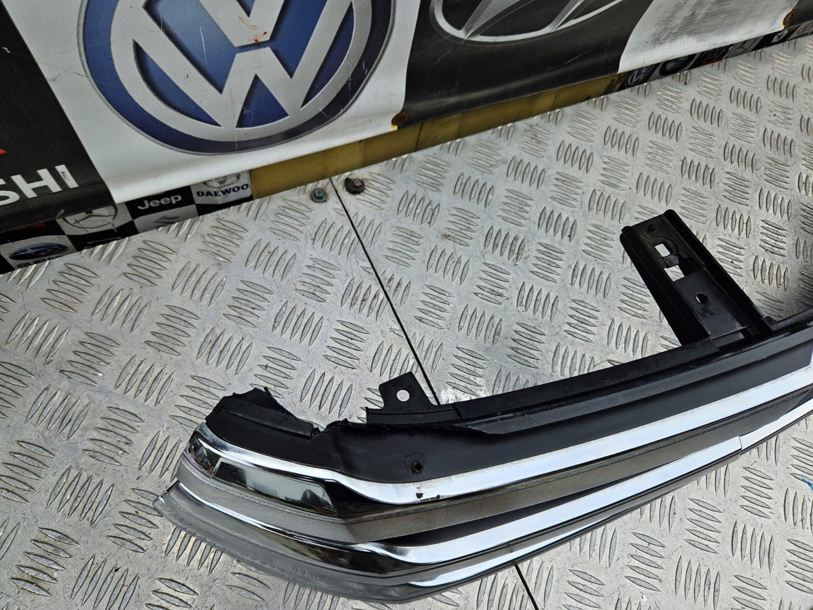 Kühlergrill Toyota 5 HILUX V FRONTGRILL 520VIII531 Kühlergitter