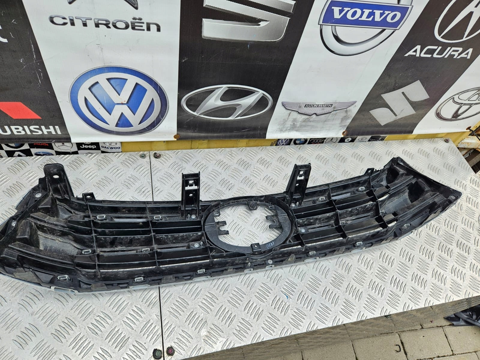 Kühlergrill Toyota 5 HILUX V FRONTGRILL 520VIII531 Kühlergitter