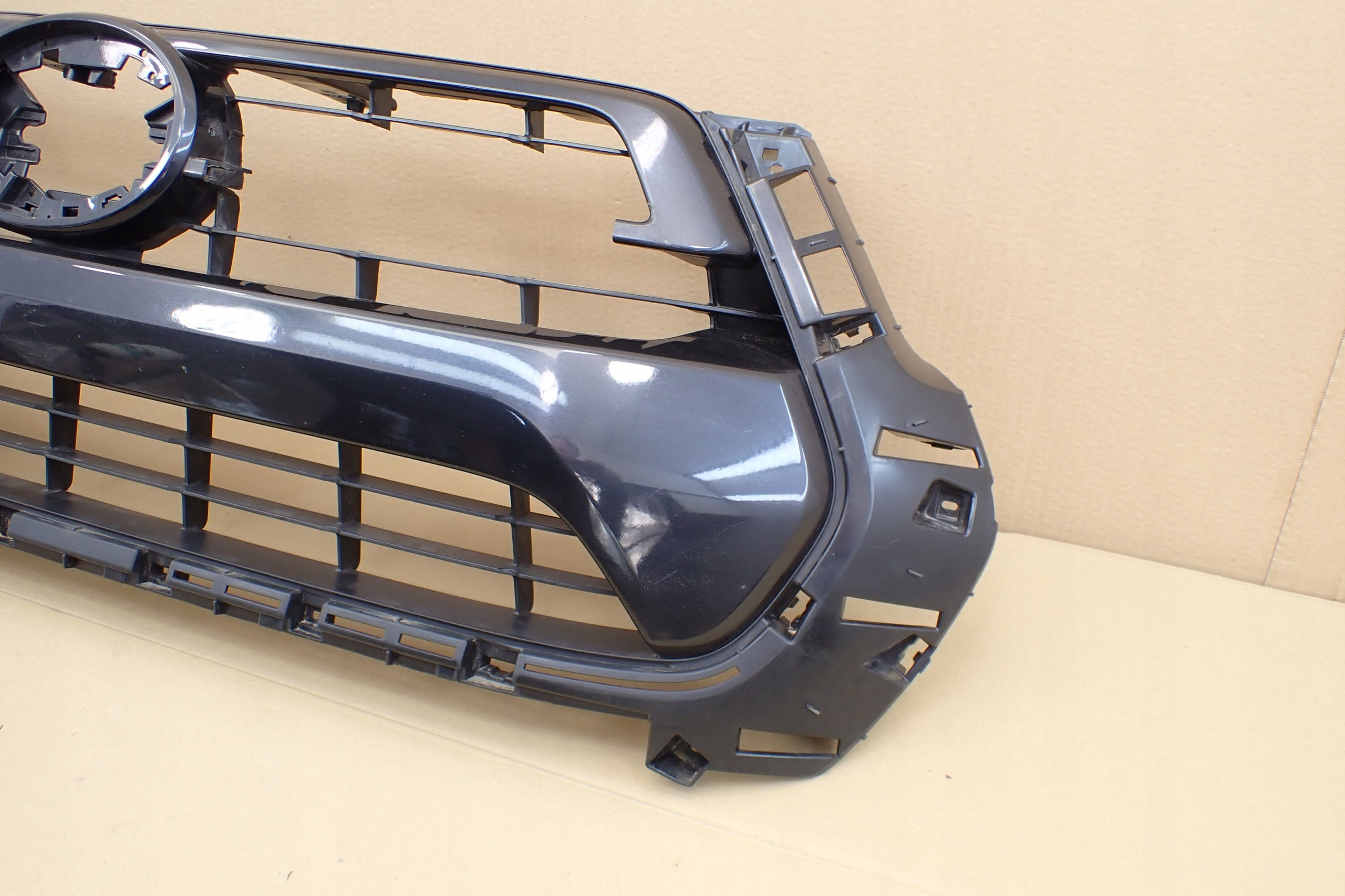 Kühlergrill Toyota HILUX E 5 V FRONTGRILL 531000KK00 Kühlergitter