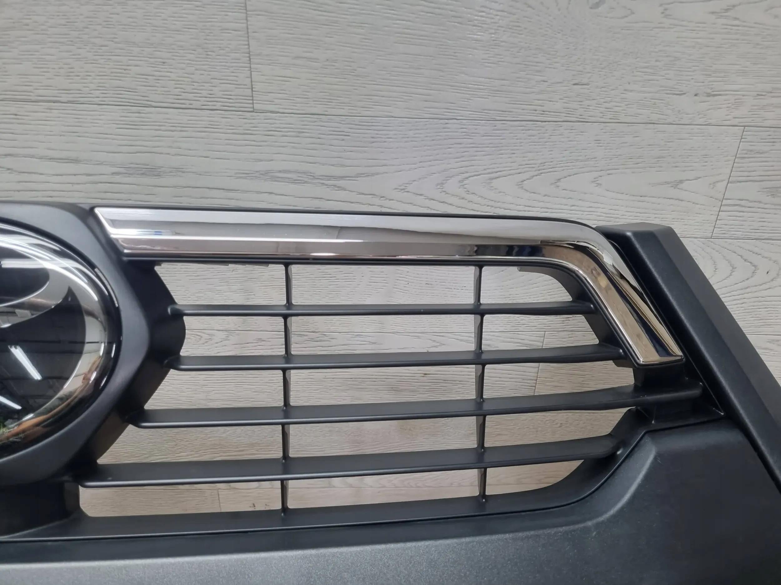 Kühlergrill Toyota HILUX V FRONTGRILL 53111YP440 Kühlergitter