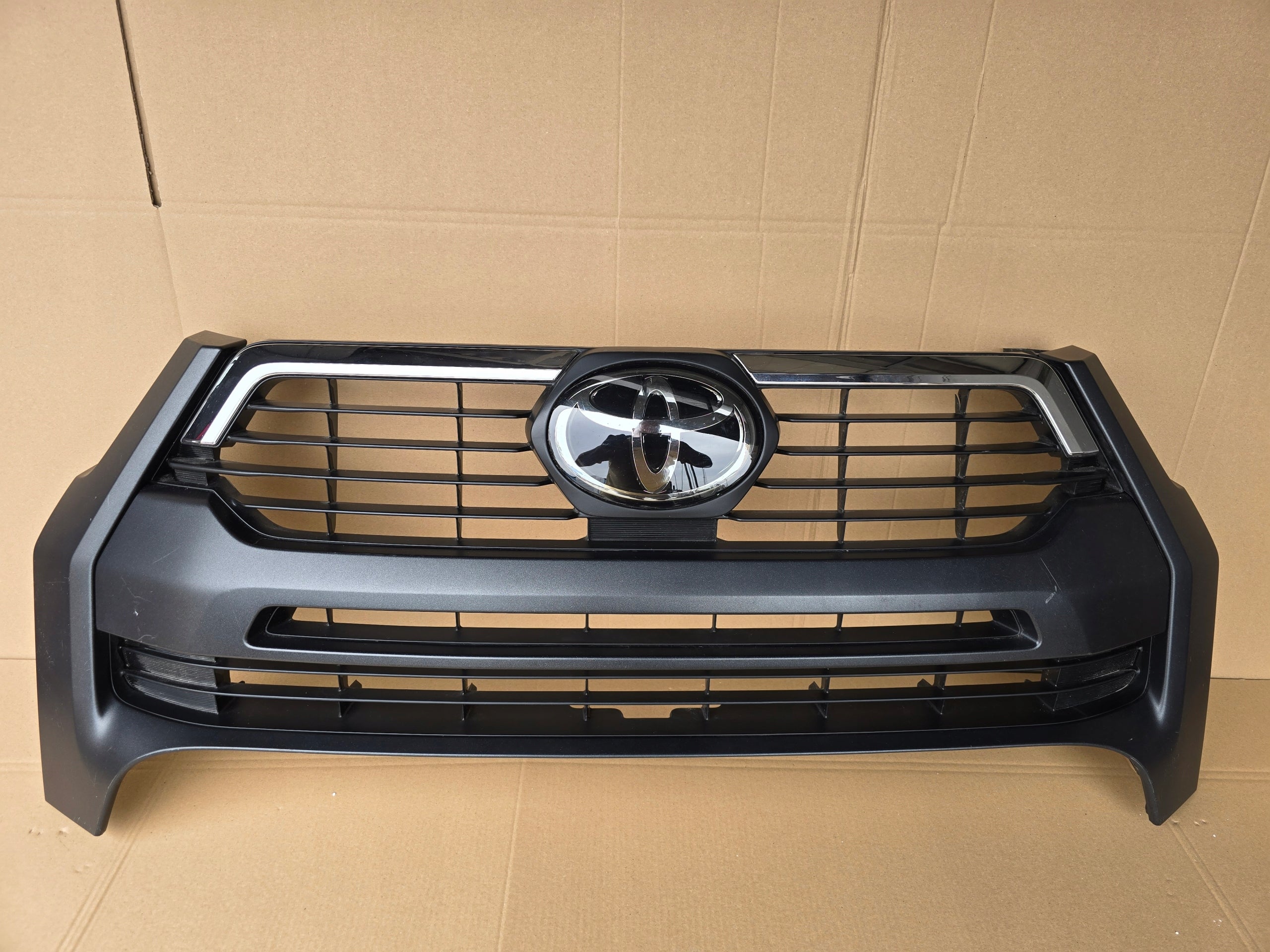  Kühlergrill Toyota E HILUX V FRONTGRILL Kühlergitter product image