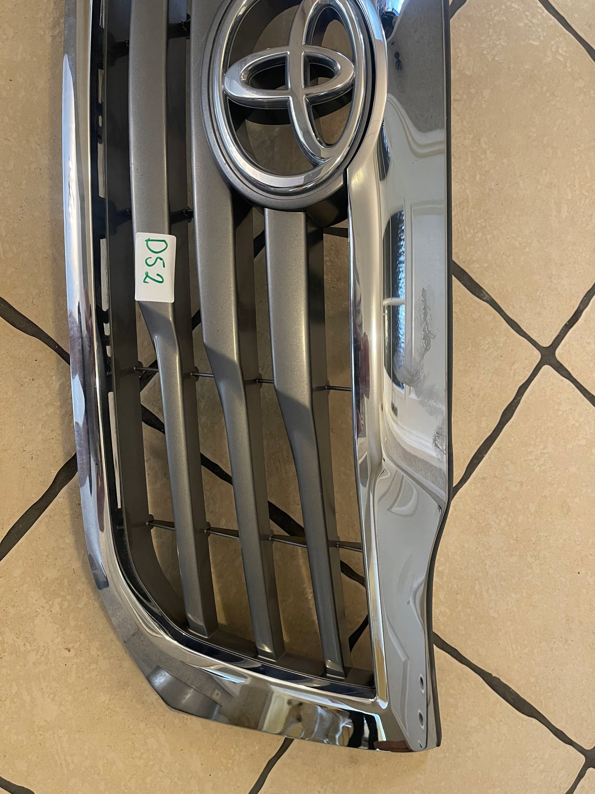 Kühlergrill Toyota 5 HILUX FRONTGRILL Kühlergitter