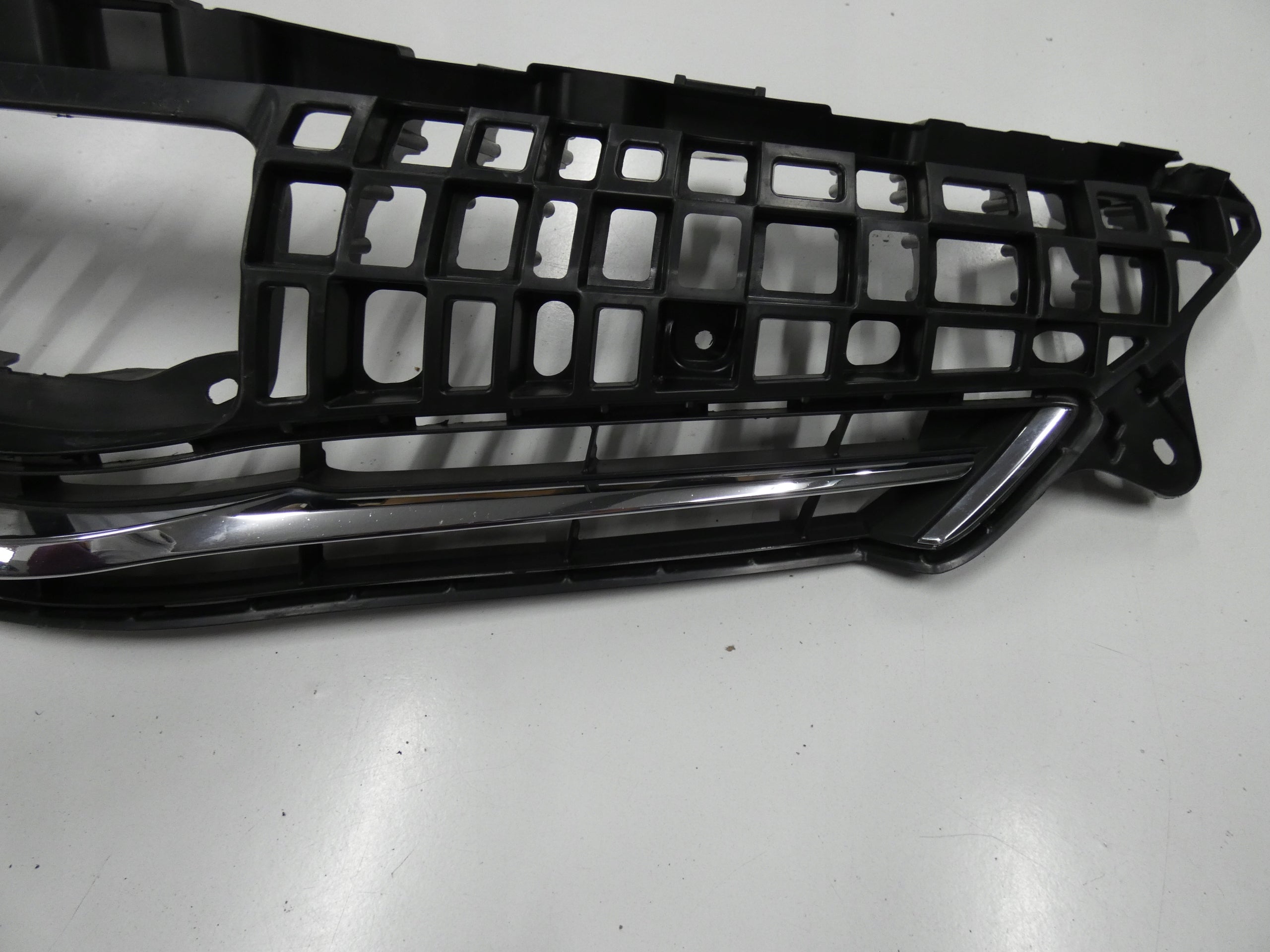 Kühlergrill Toyota PRIUS  5 E FRONTGRILL 5310147010 Kühlergitter