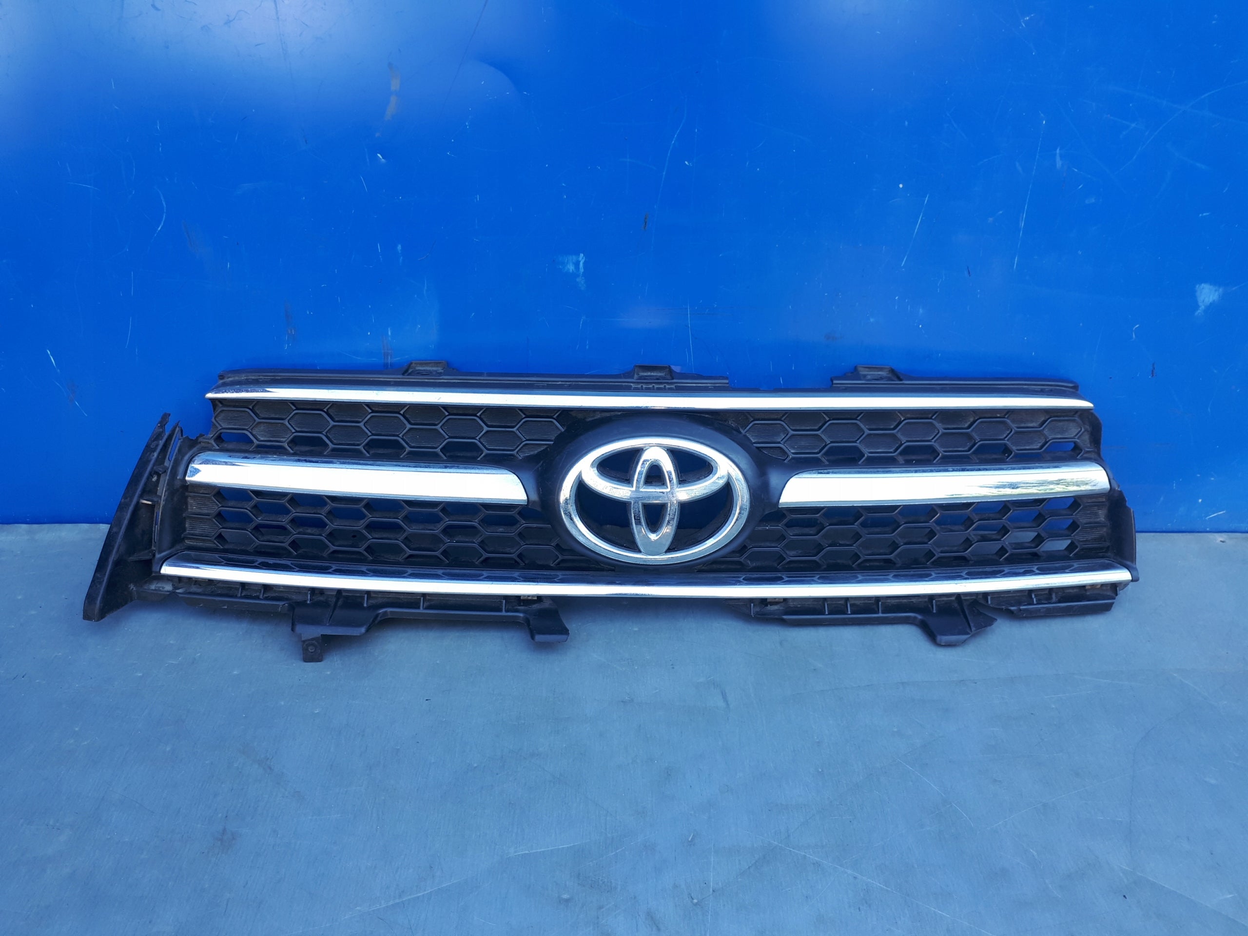 Kühlergrill Toyota RAV4 FRONTGRILL 5311142140 Kühlergitter