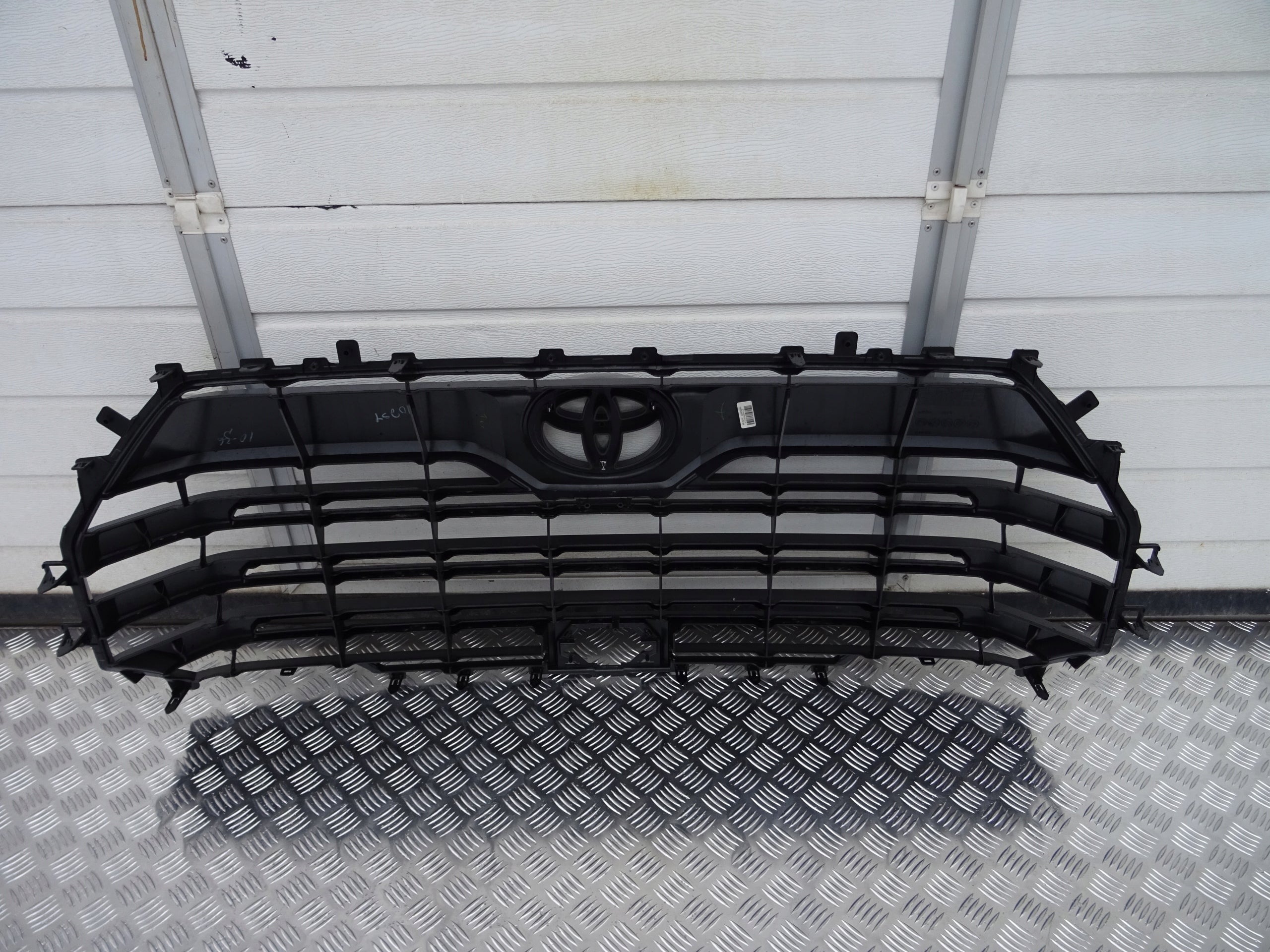 Kühlergrill Toyota E TUNDRA FRONTGRILL 531010C110 Kühlergitter