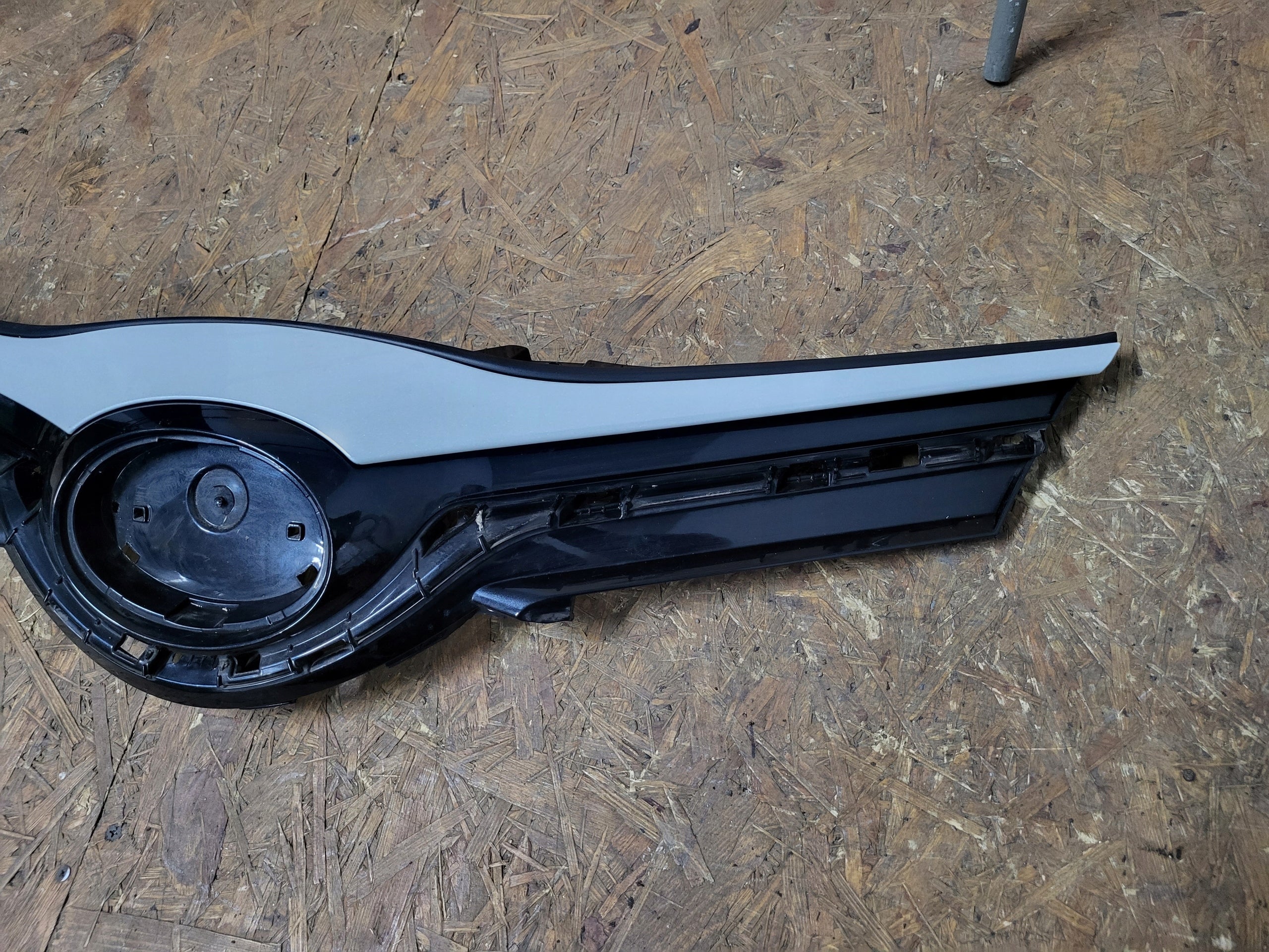 Kühlergrill Toyota E YARIS I FRONTGRILL 5258964321 Kühlergitter