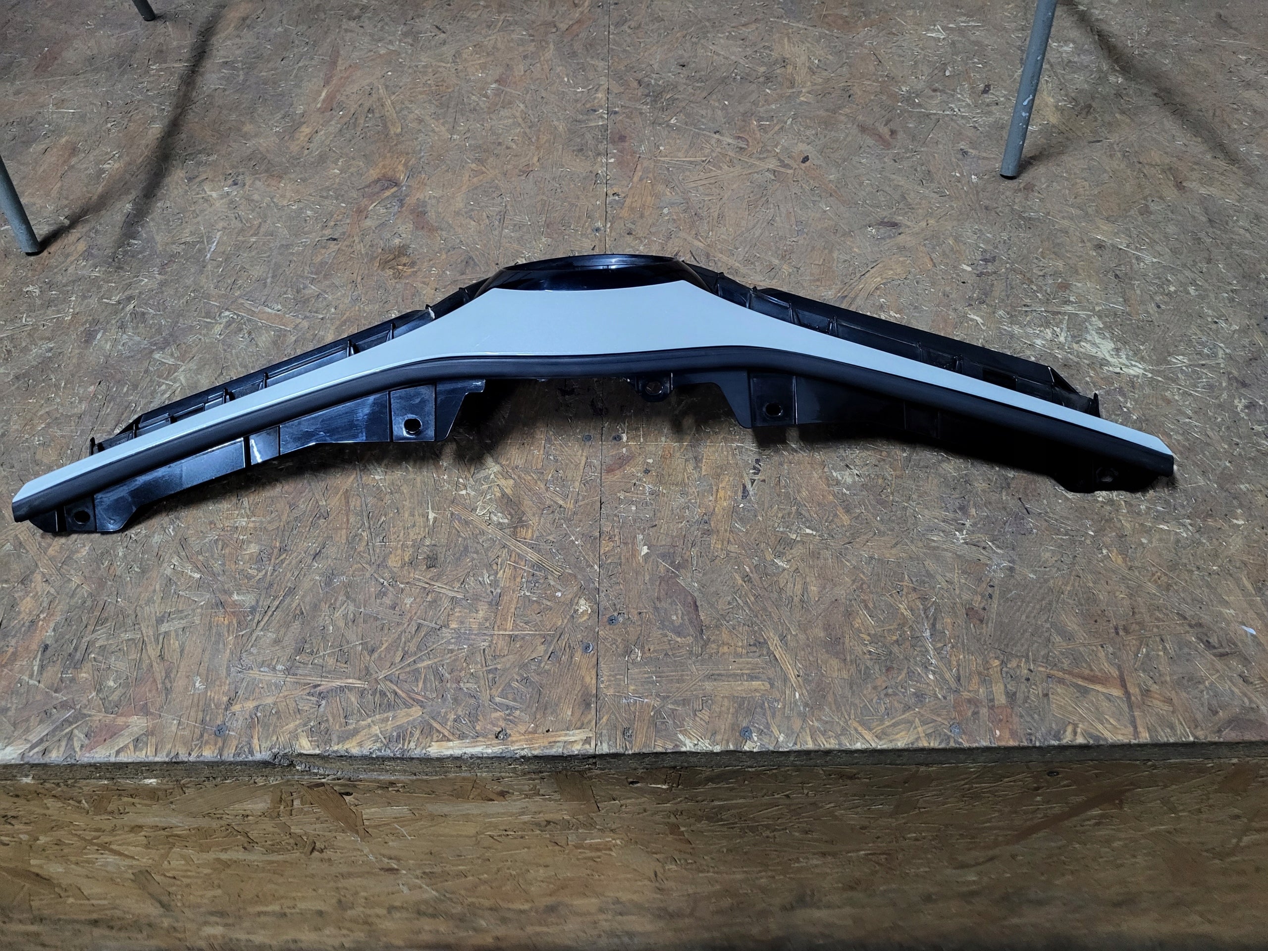 Kühlergrill Toyota E YARIS I FRONTGRILL 5258964321 Kühlergitter