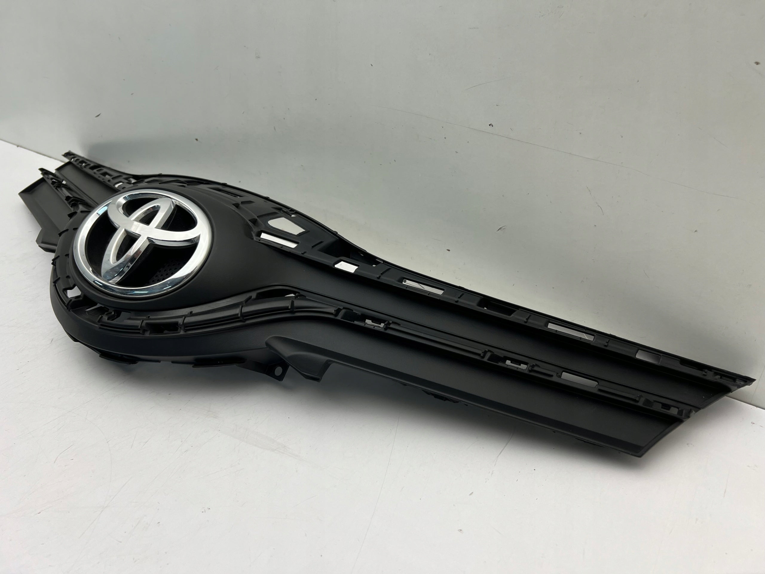 Kühlergrill Toyota CHR 5 E YARIS I FRONTGRILL 531010D660 Kühlergitter