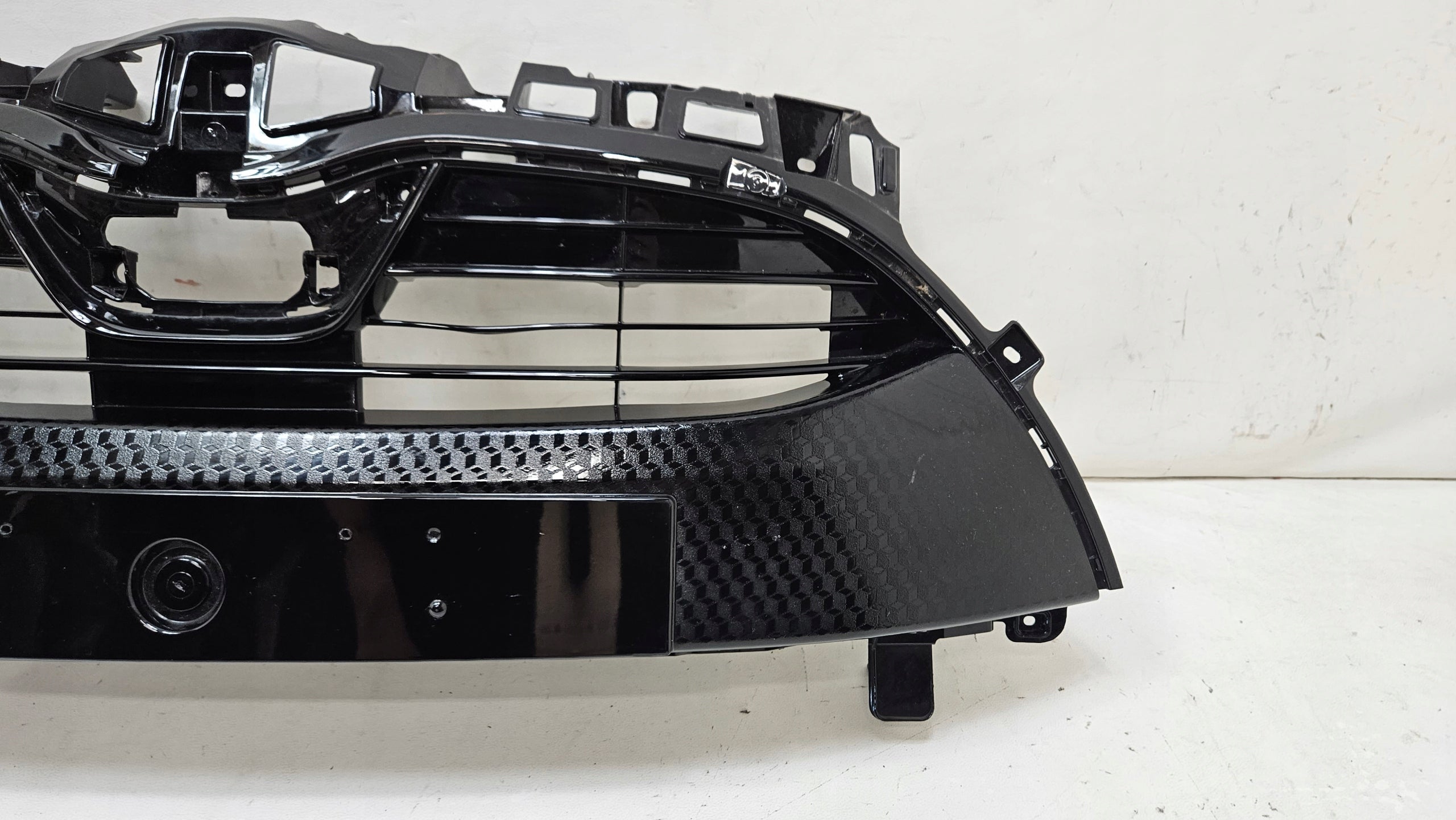 Kühlergrill Toyota E 5 V YARIS I FRONTGRILL 531010DG60 Kühlergitter