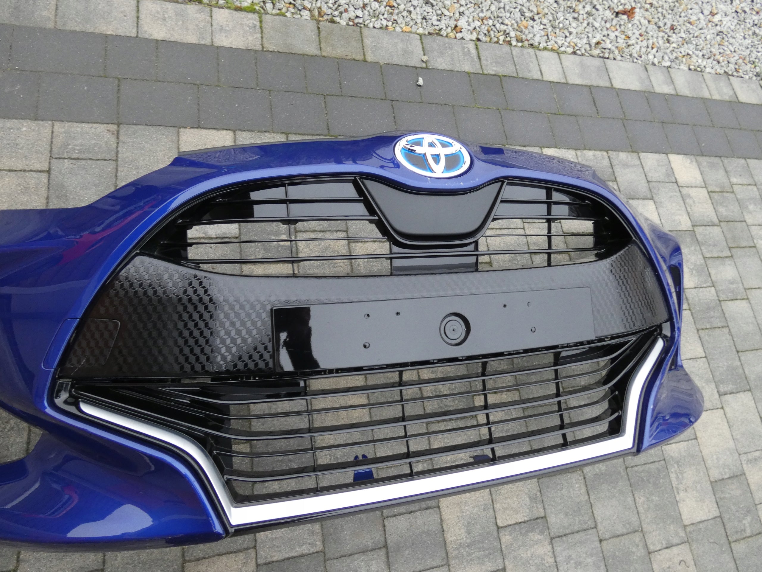 Kühlergrill Toyota E YARIS FRONTGRILL 531010DG60 Kühlergitter