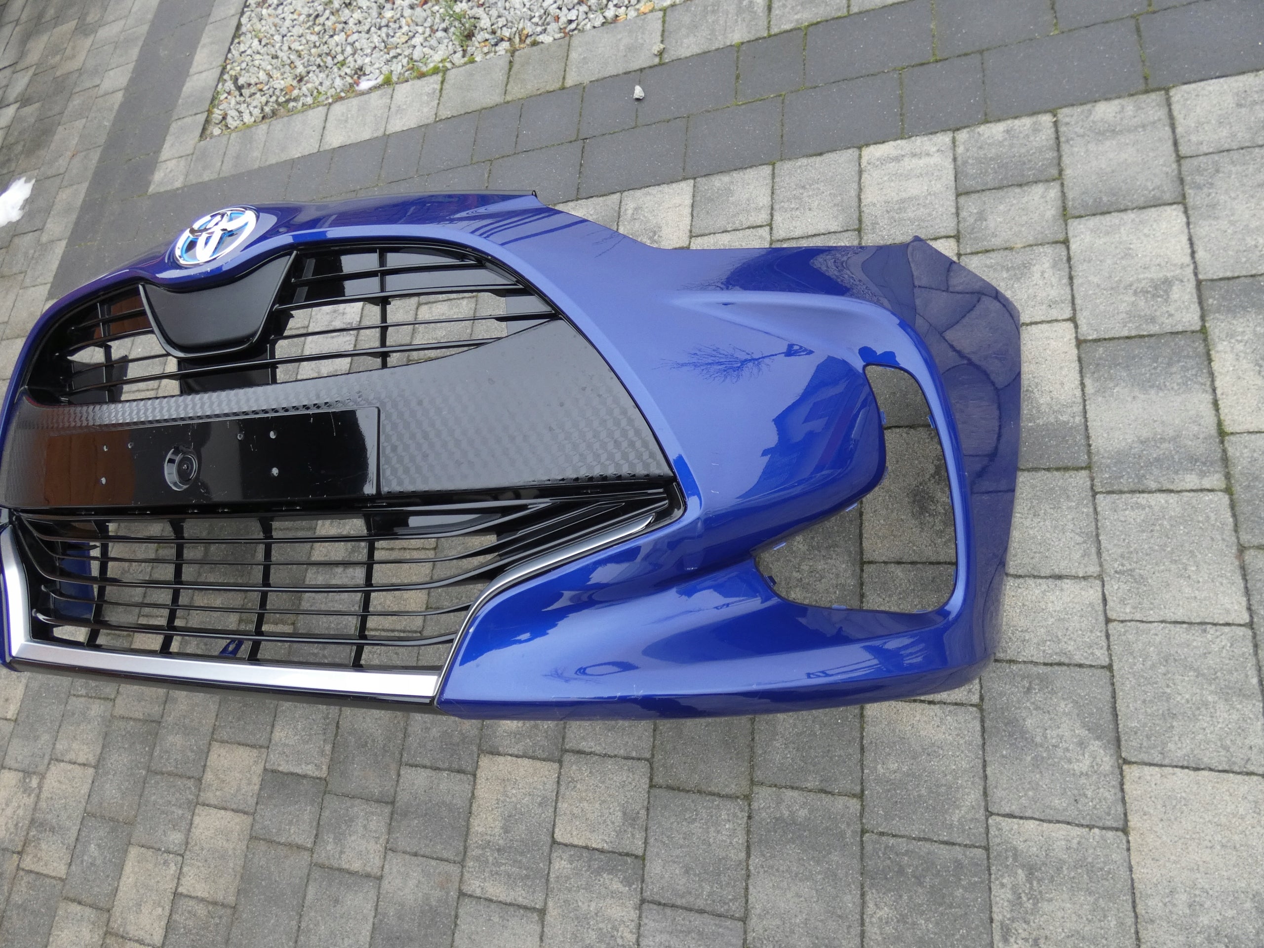 Kühlergrill Toyota E YARIS FRONTGRILL 531010DG60 Kühlergitter