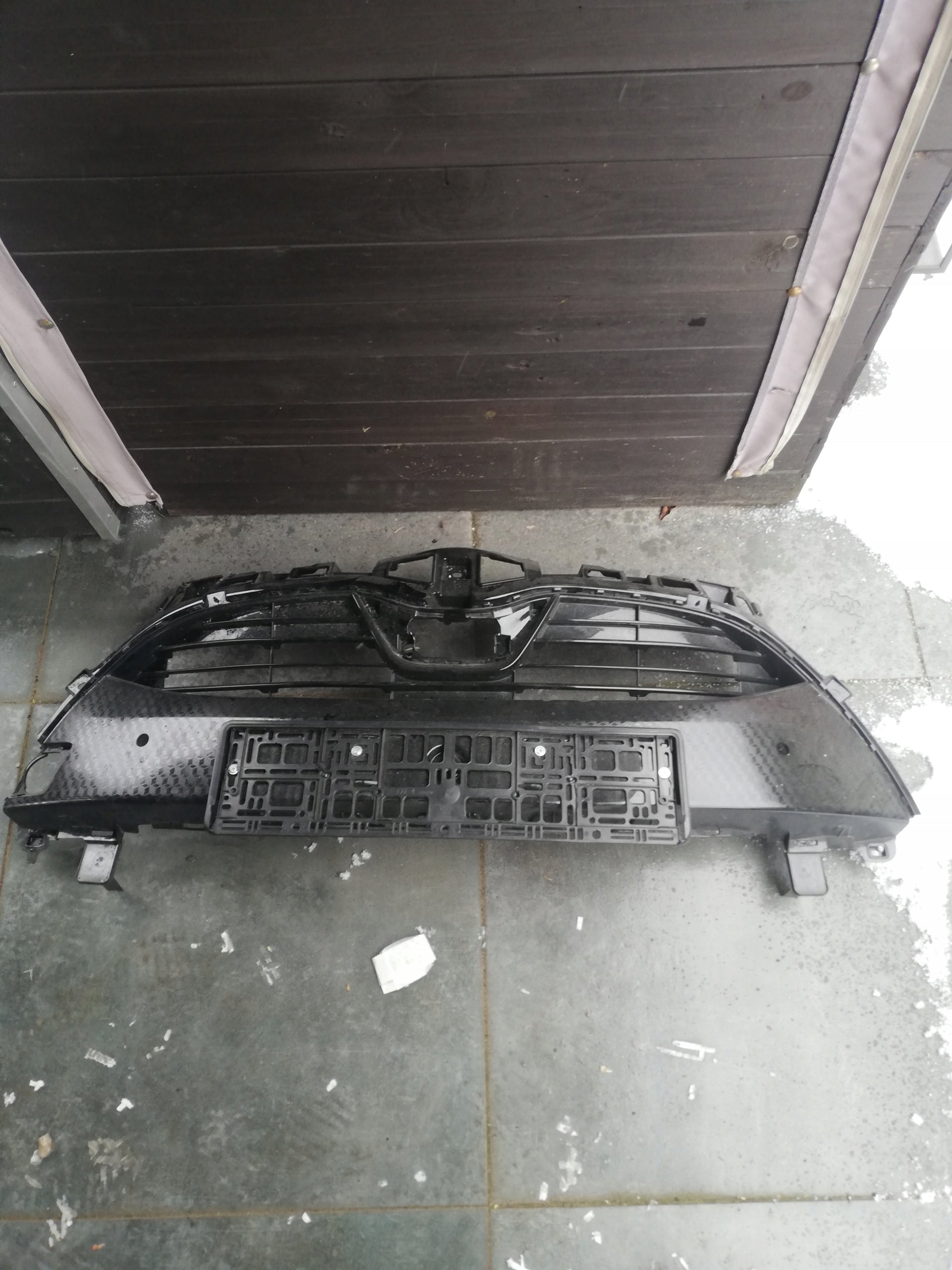 Kühlergrill Toyota E 5 V YARIS I FRONTGRILL 53111K0020 Kühlergitter