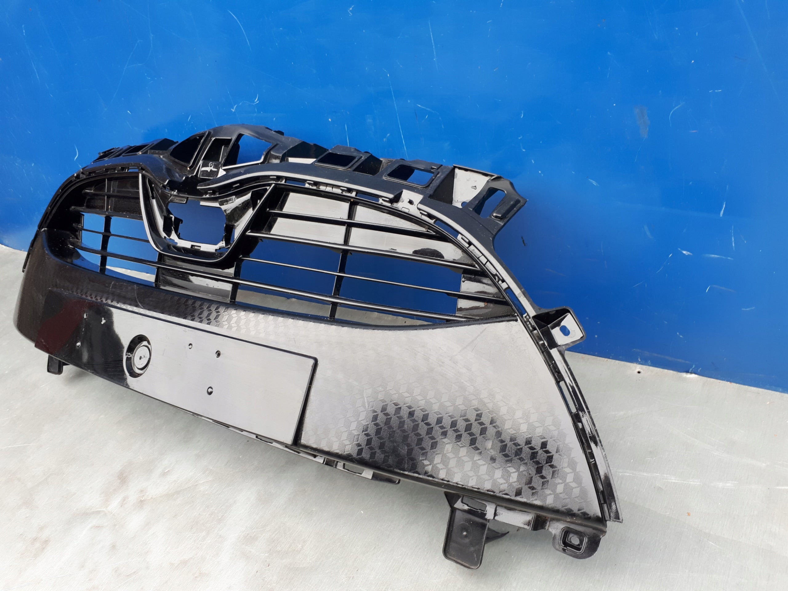 Kühlergrill Toyota E 5 V YARIS I FRONTGRILL 53111K0020 Kühlergitter