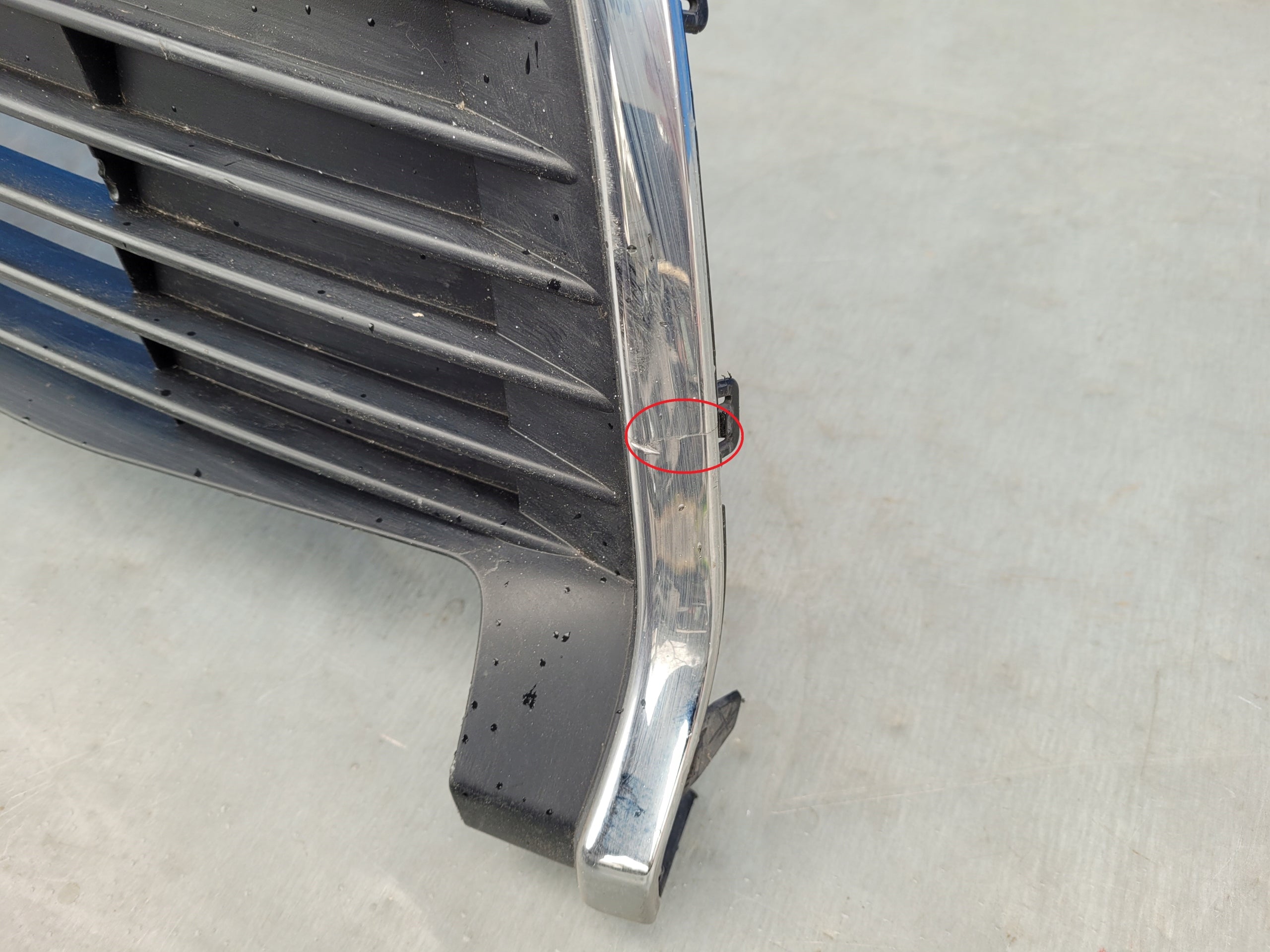 Kühlergrill Toyota E 5 YARIS I FRONTGRILL 531020D040 Kühlergitter