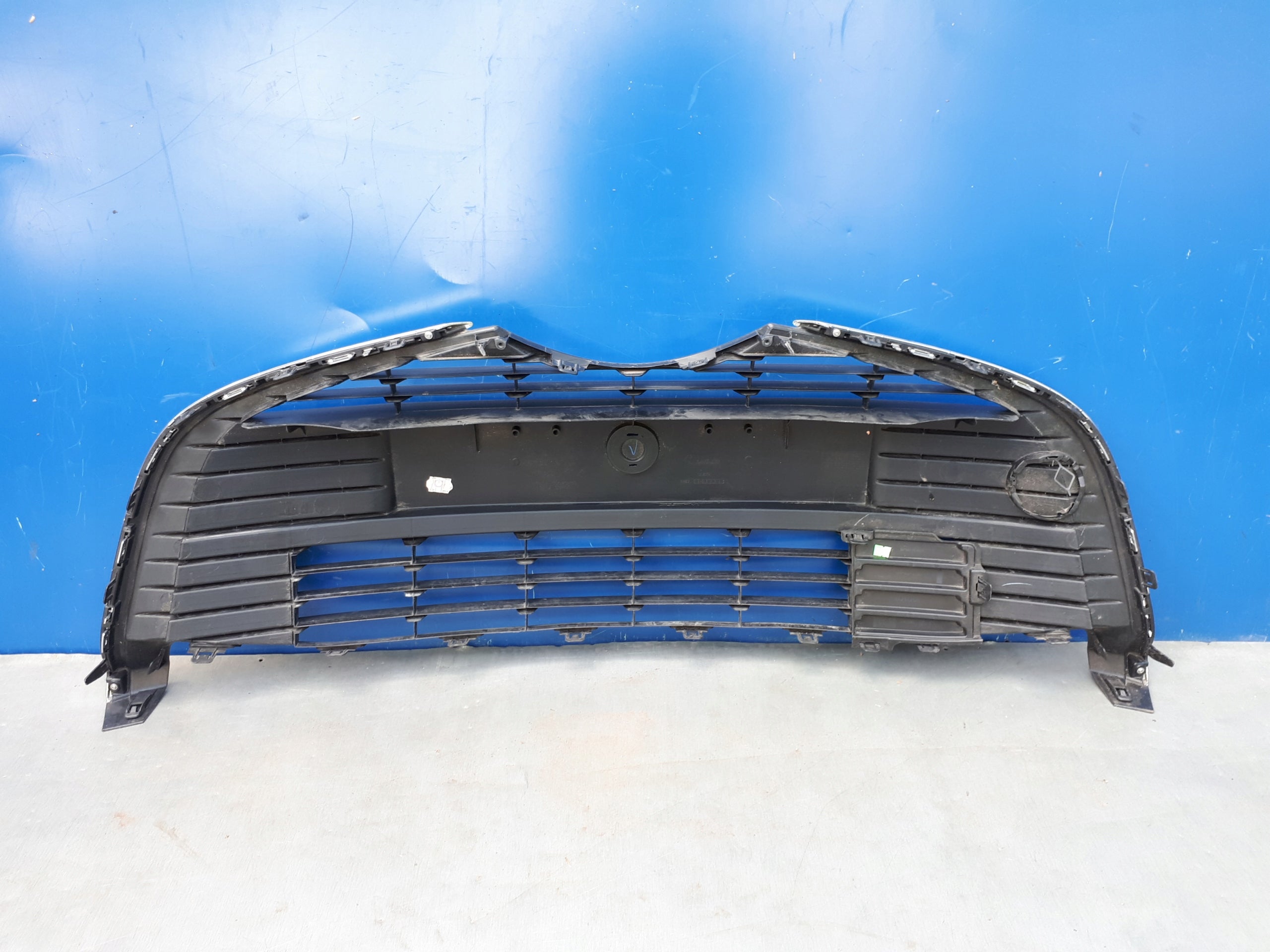 Kühlergrill Toyota E 5 YARIS I FRONTGRILL 531020D040 Kühlergitter