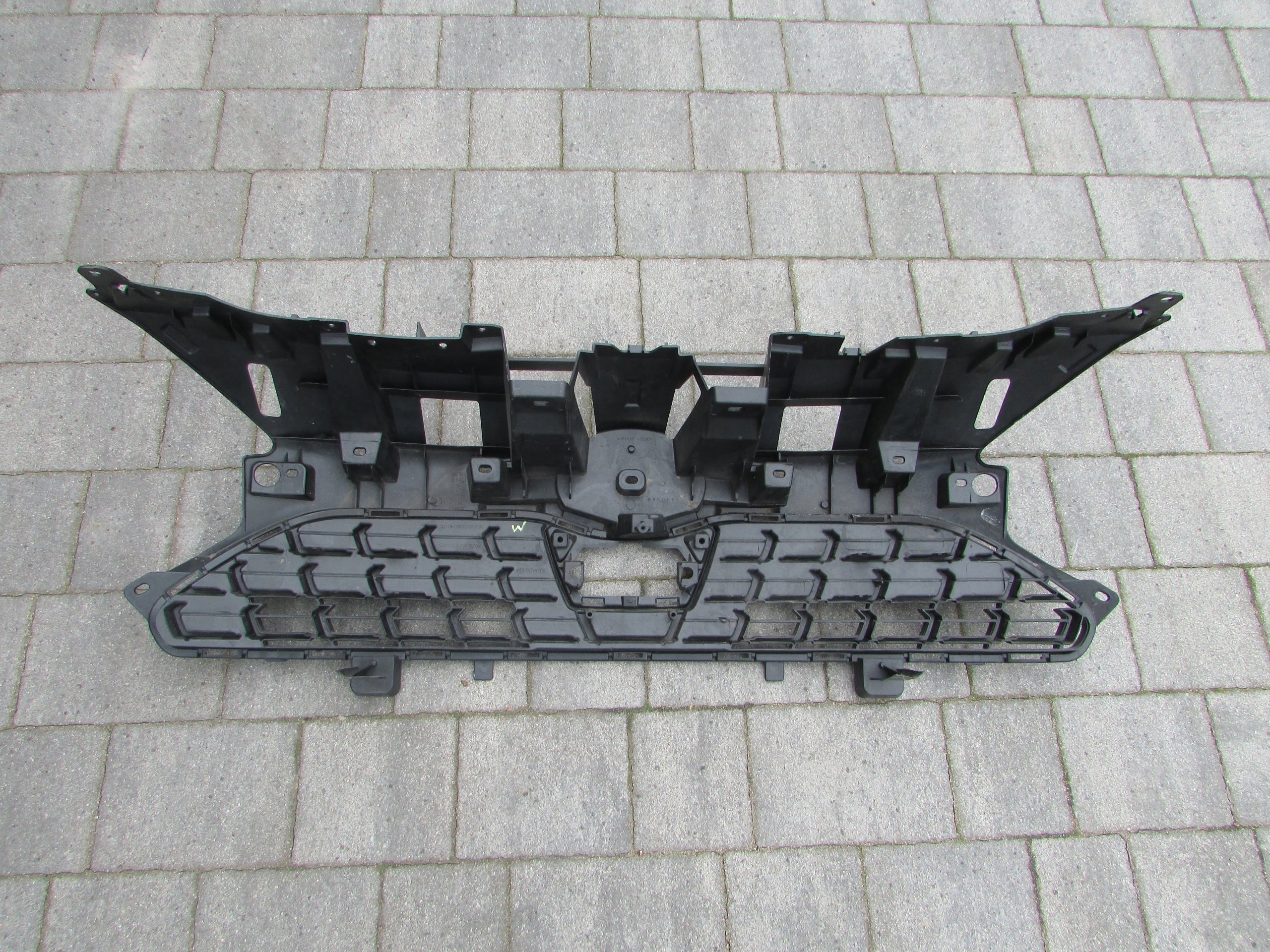 Kühlergrill Toyota E 5 YARIS CROSS FRONTGRILL 531010DB30 Kühlergitter